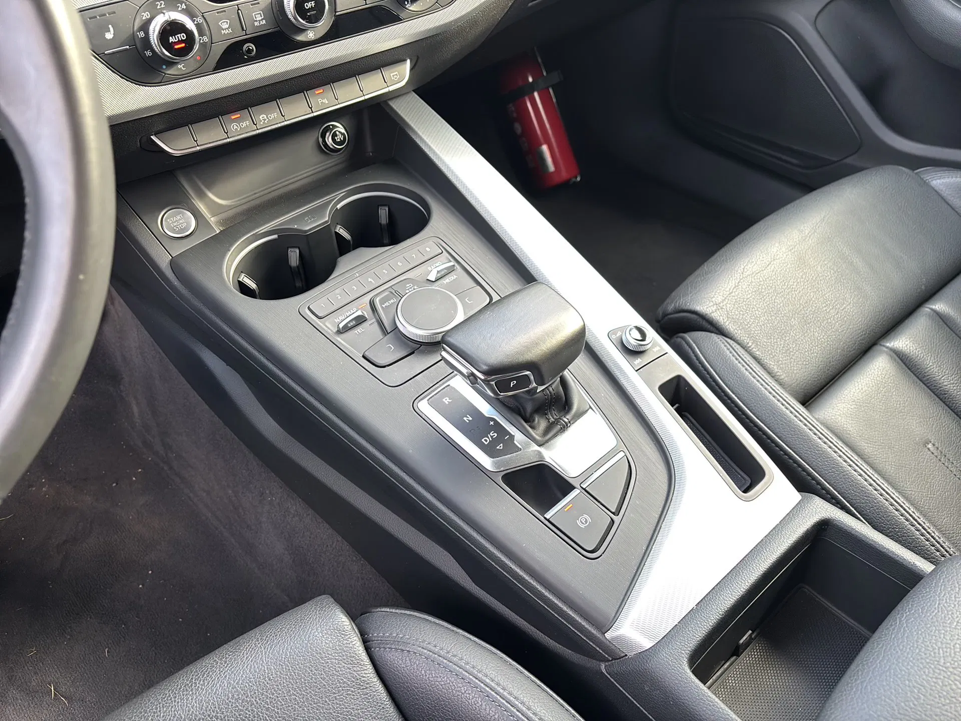 Audi A4 2.0 TDI Avant quattro sport ultra | Bild 23 von 30