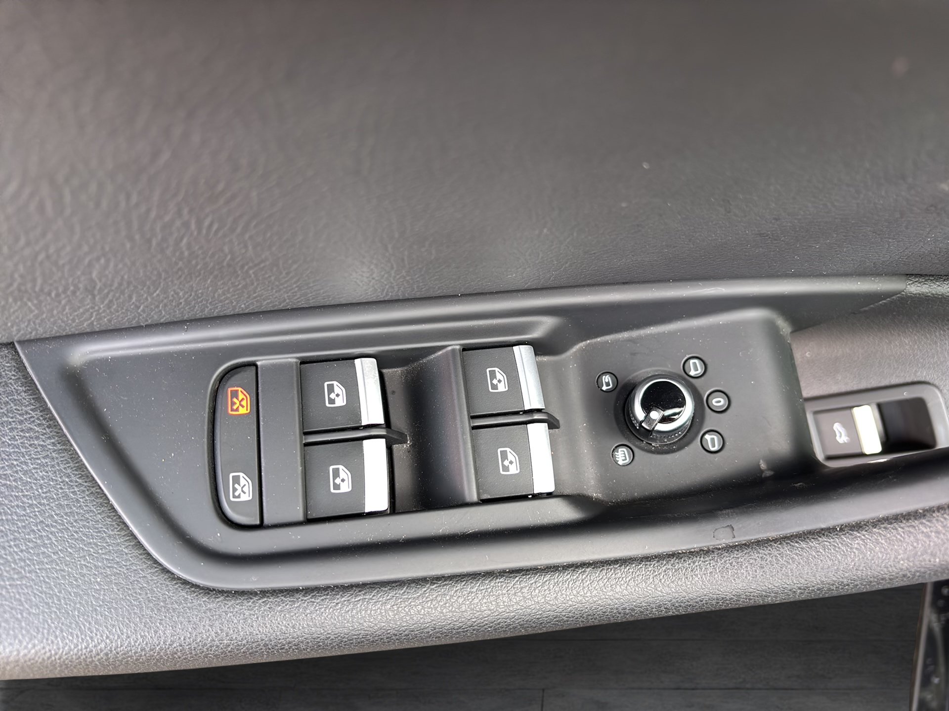 Audi A4 2.0 TDI Avant quattro sport ultra | Bild 10 von 30