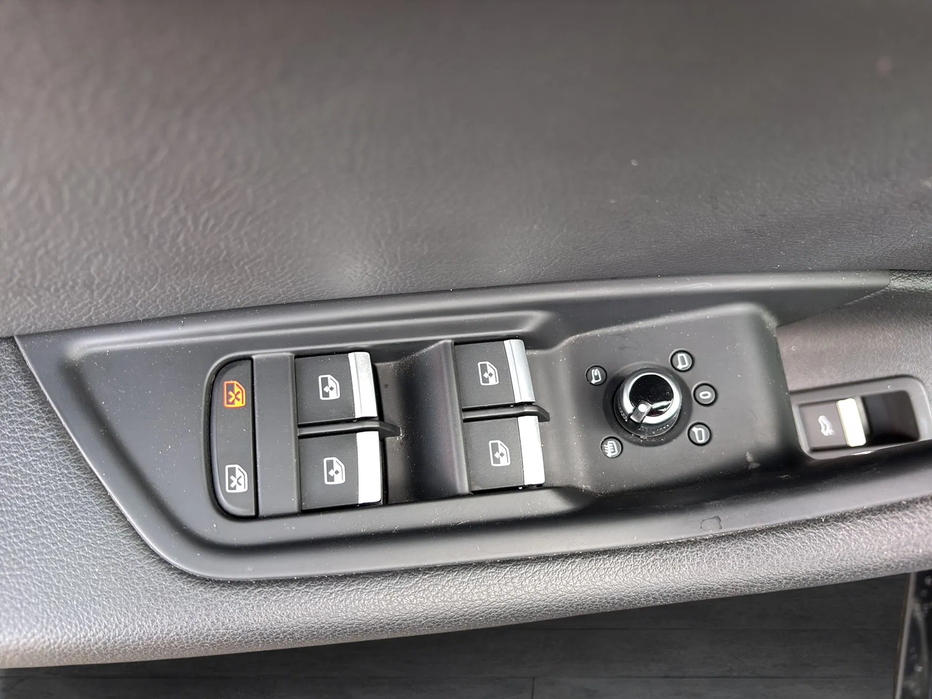 Audi A4 2.0 TDI Avant quattro sport ultra | Bild 10 von 30