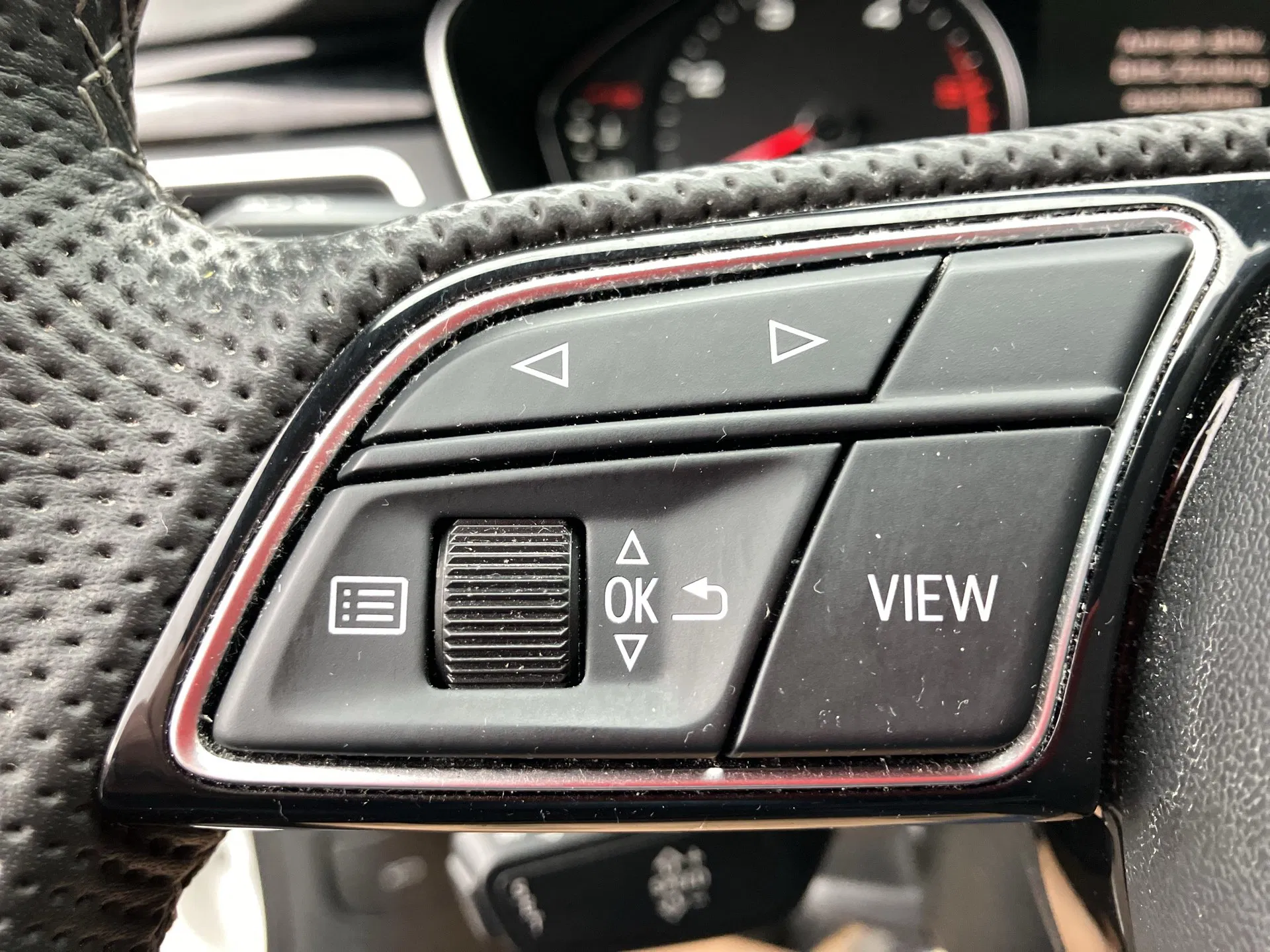 Audi A4 40TDI quattro S-Line Aut. | Bild 16 von 30