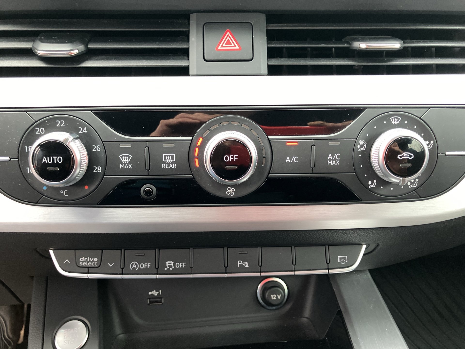 Audi A4 40TDI quattro S-Line Aut. | Bild 21 von 30