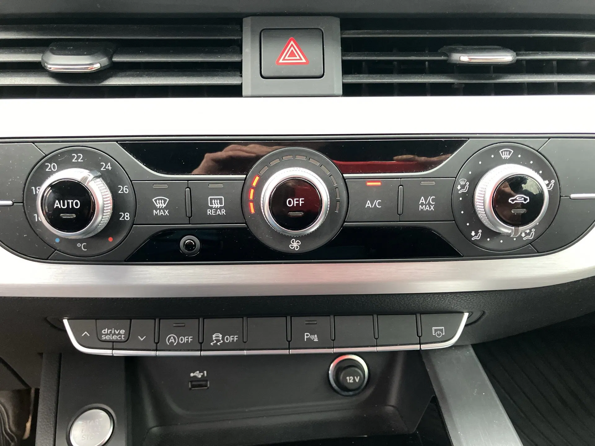 Audi A4 40TDI quattro S-Line Aut. | Bild 21 von 30