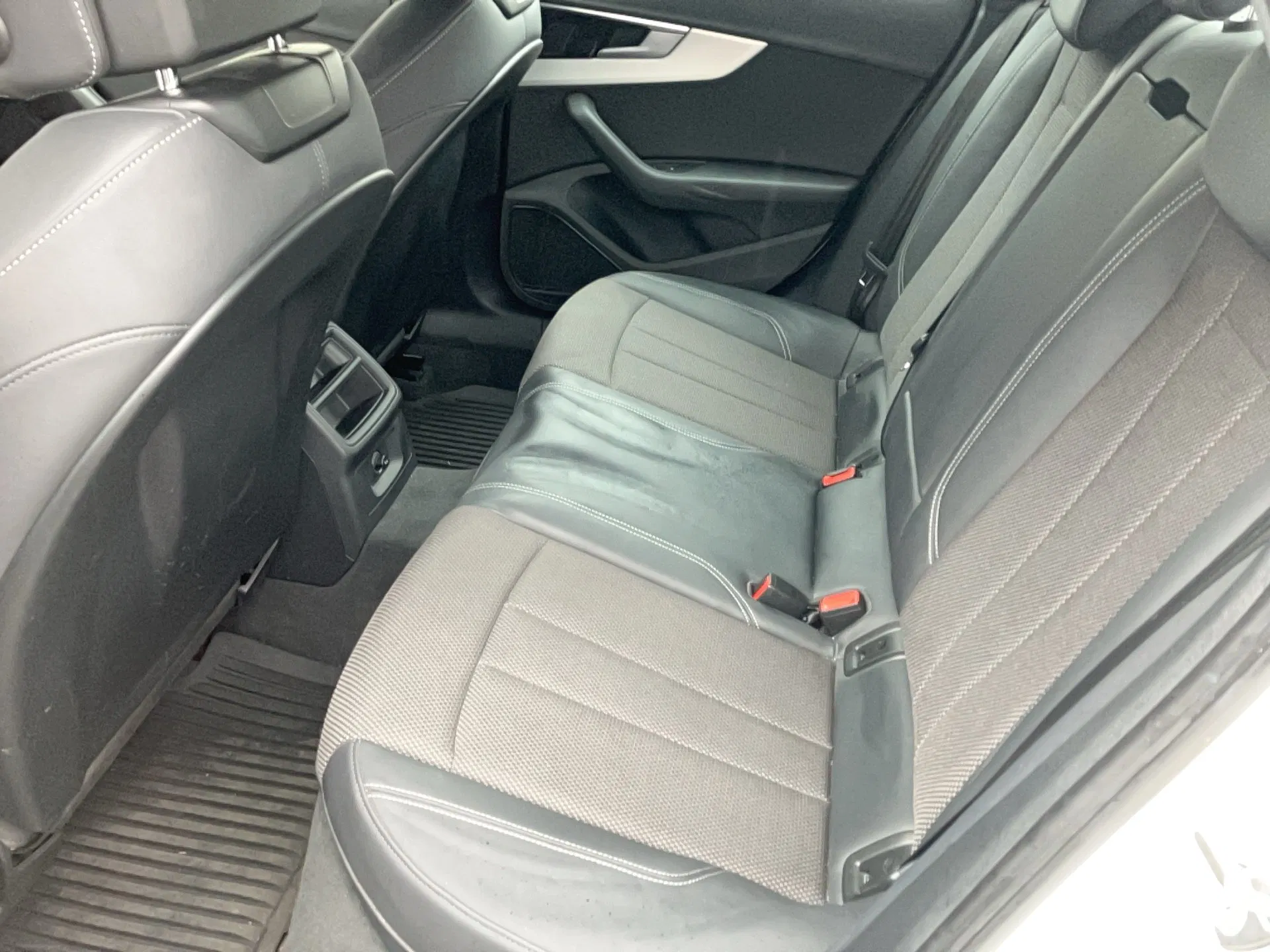 Audi A4 40TDI quattro S-Line Aut. | Bild 22 von 30