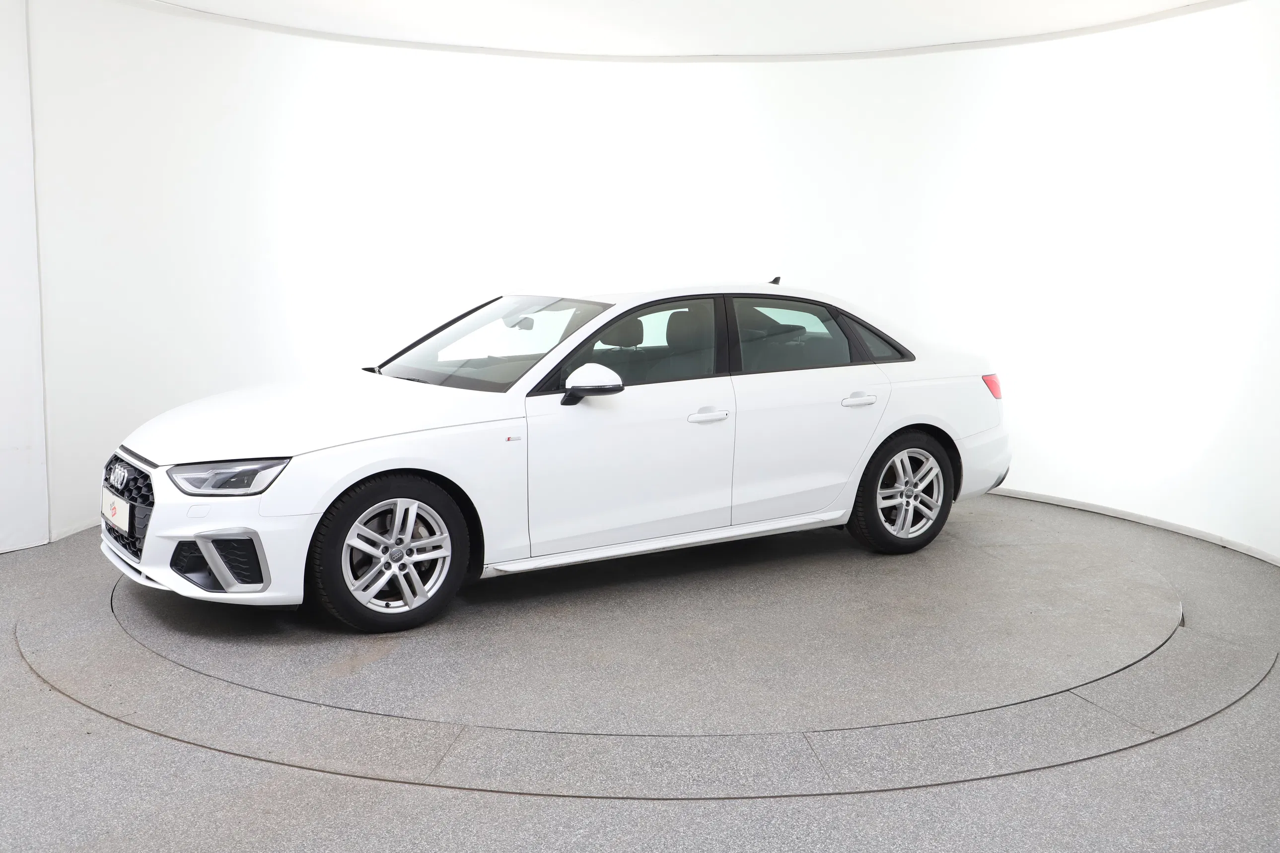 Audi A4 40 TDI quattro S-Line DSG | Bild 4 von 12
