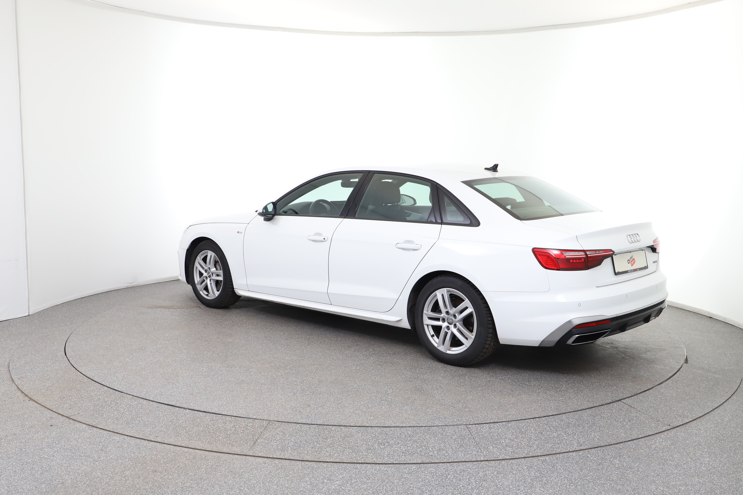 Audi A4 40 TDI quattro S-Line DSG | Bild 9 von 12