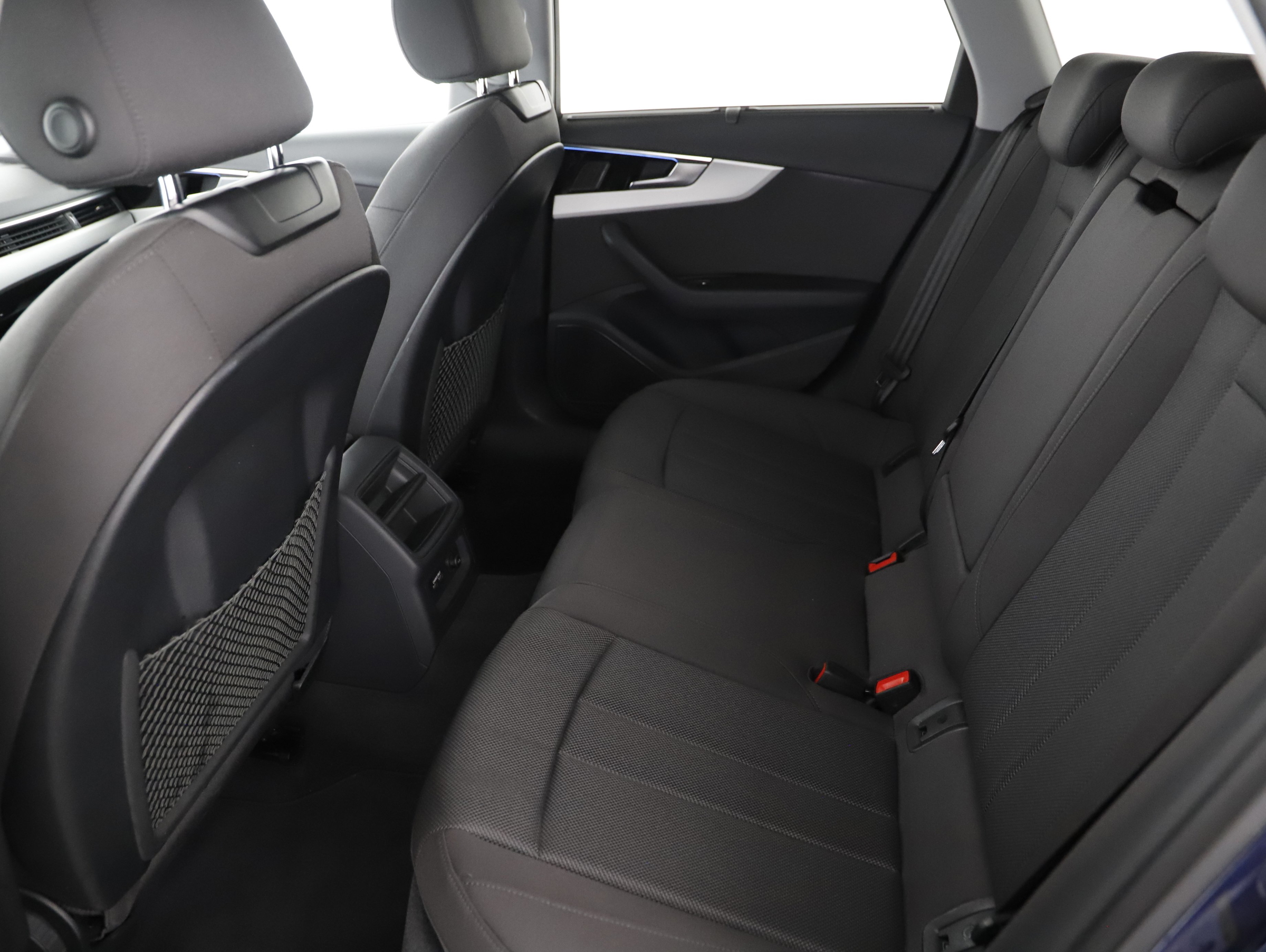 Audi A4 Avant 35 TDI advanced Aut. | Bild 19 von 23