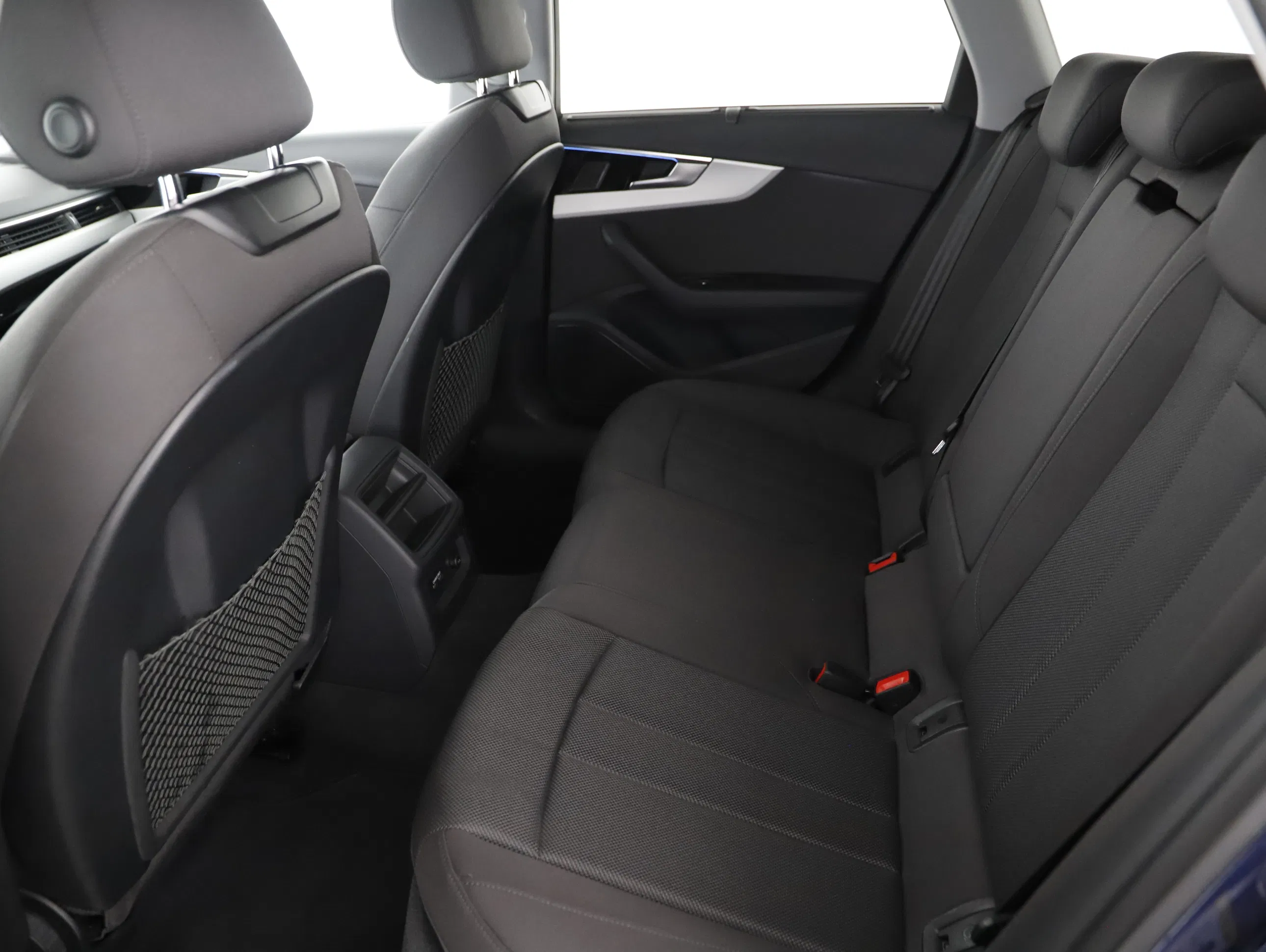 Audi A4 Avant 35 TDI advanced Aut. | Bild 19 von 23