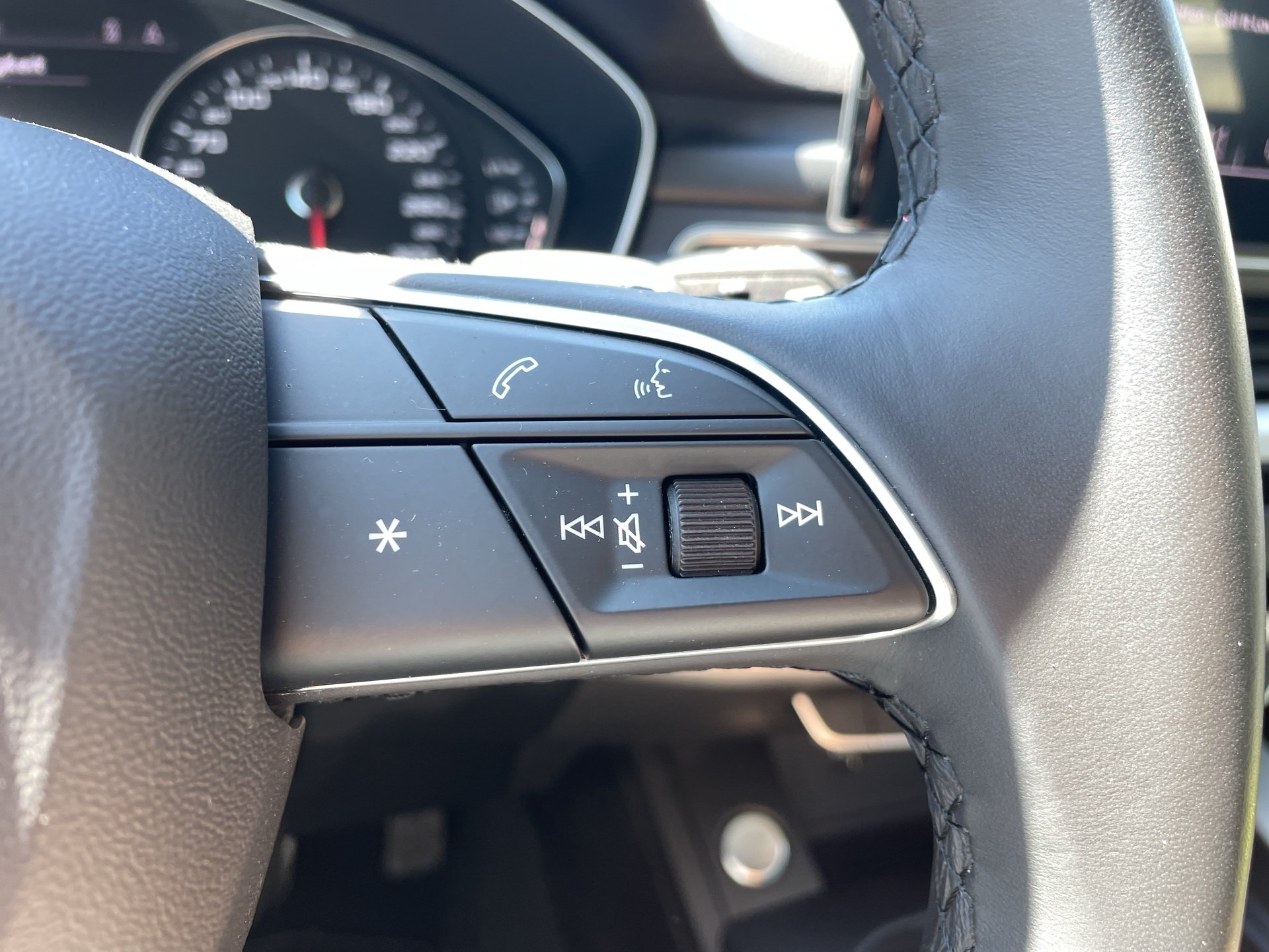 Audi A4 Avant 35 2.0 TFSI | Bild 12 von 25