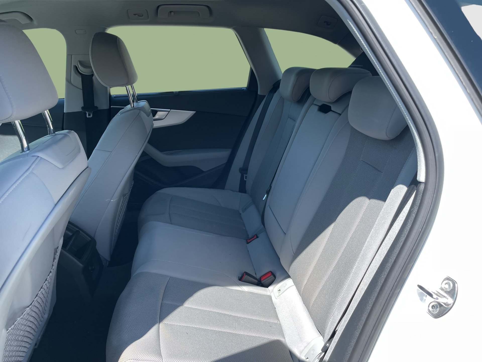 Audi A4 Avant 35 2.0 TFSI | Bild 20 von 25