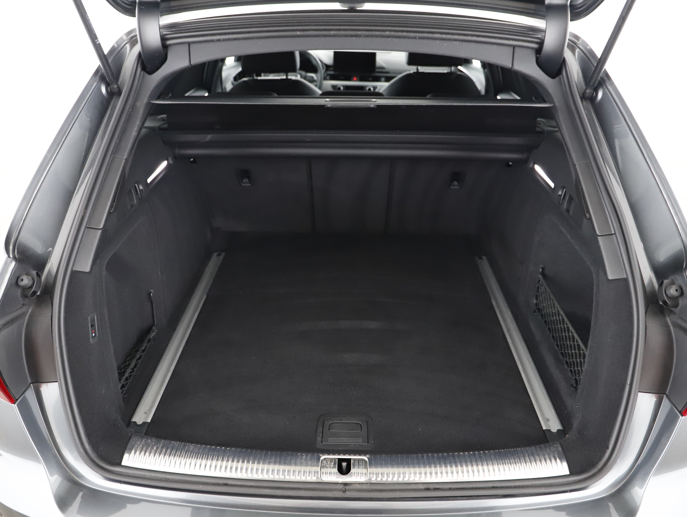 Audi A4 Avant 35 2.0 TDI S-Line | Bild 19 von 24
