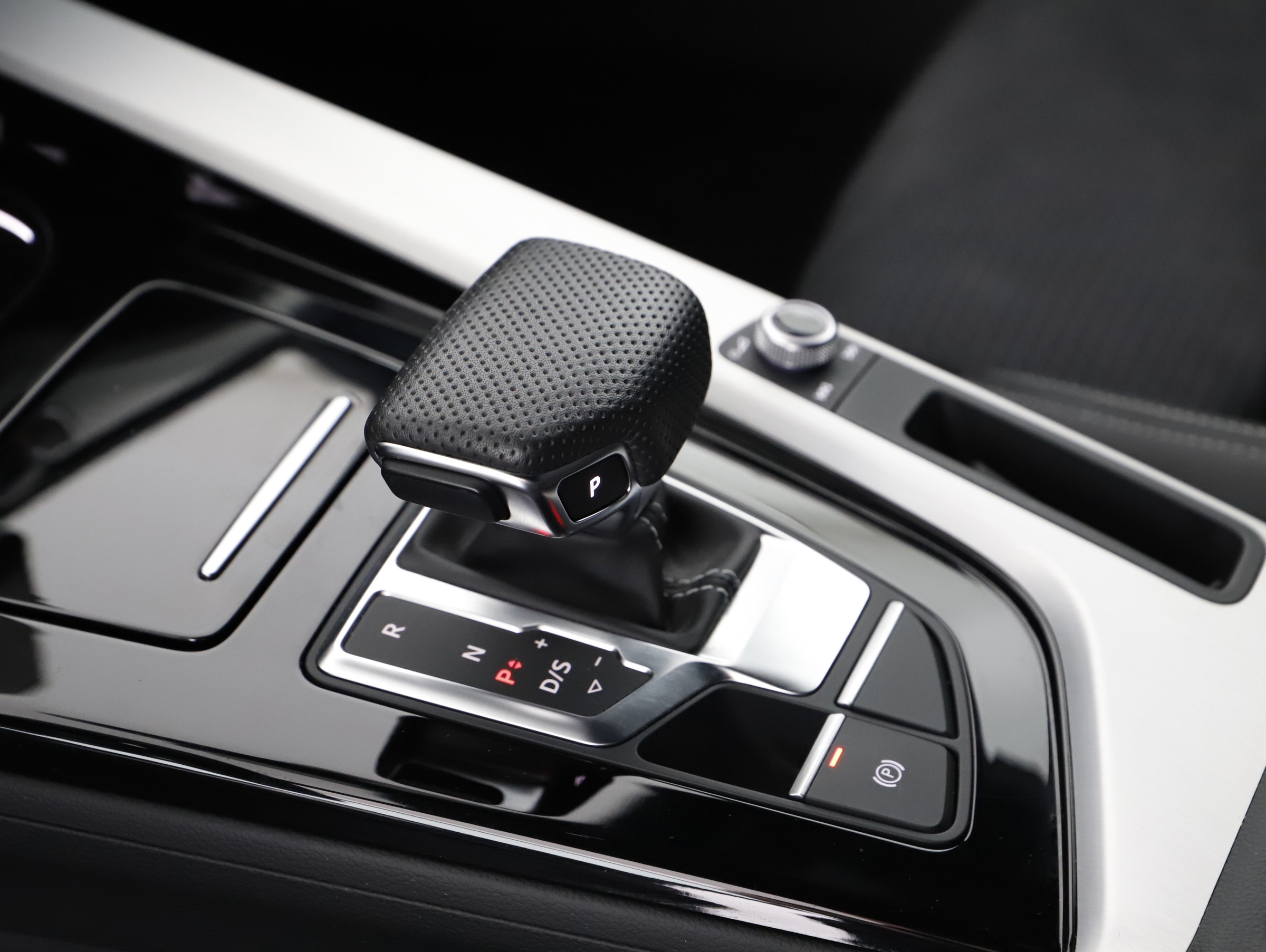 Audi A4 Avant 35 2.0 TDI S-Line | Bild 17 von 24