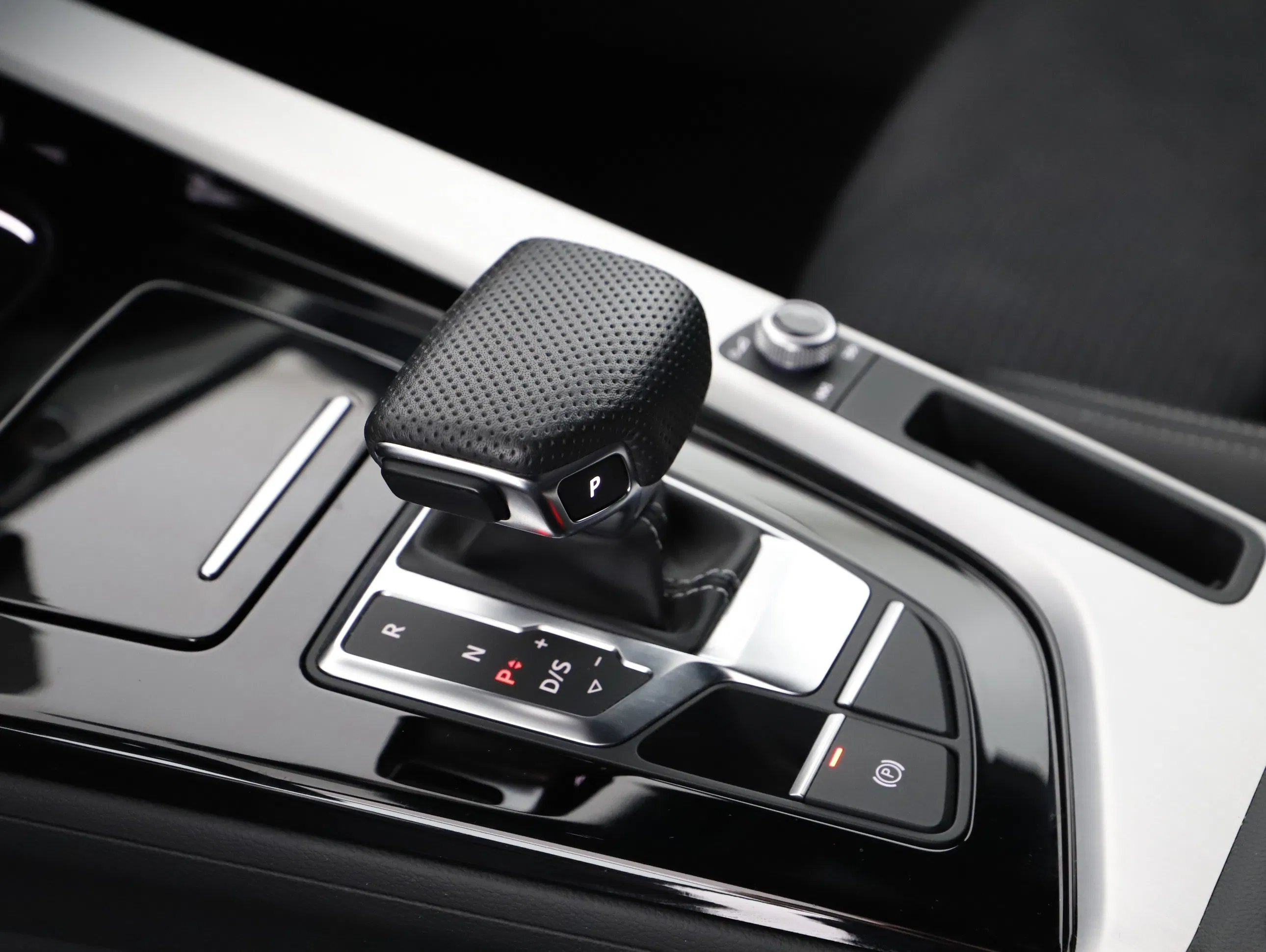 Audi A4 Avant 35 2.0 TDI S-Line | Bild 17 von 24