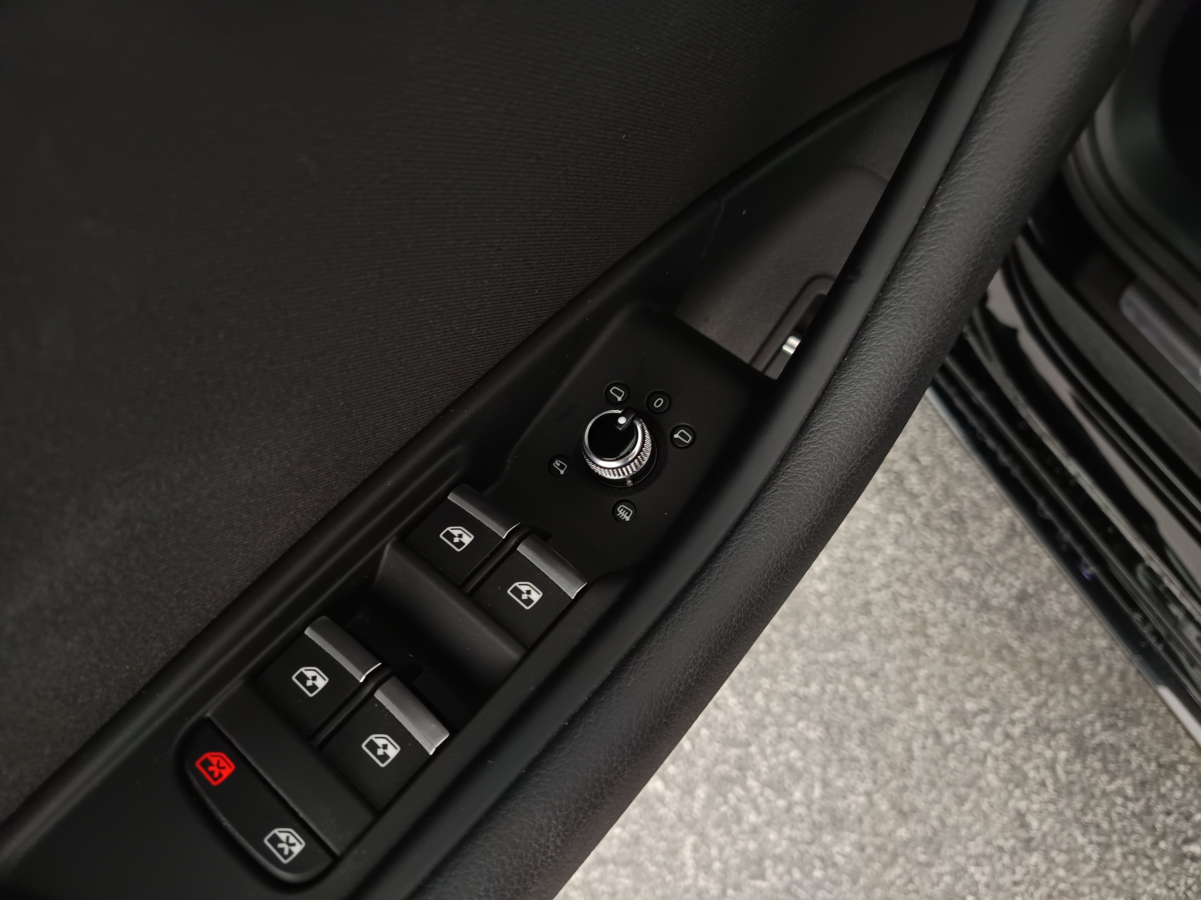 Audi A4 35 2.0 TDI advanced | Bild 12 von 31