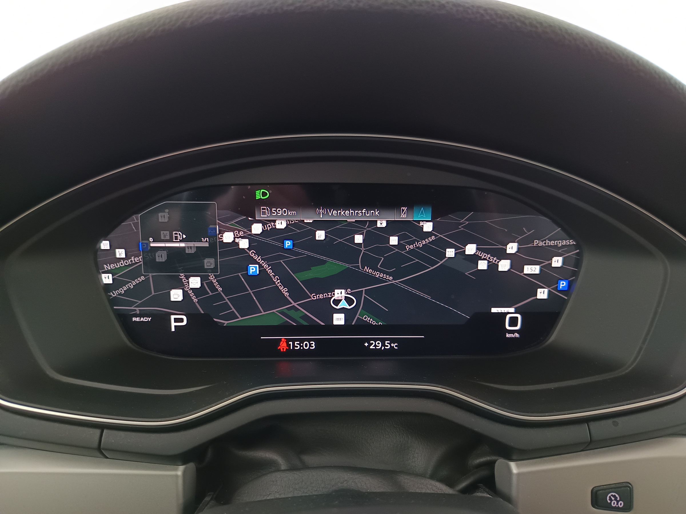 Audi A4 Avant 30 2.0 TDI | Bild 16 von 31