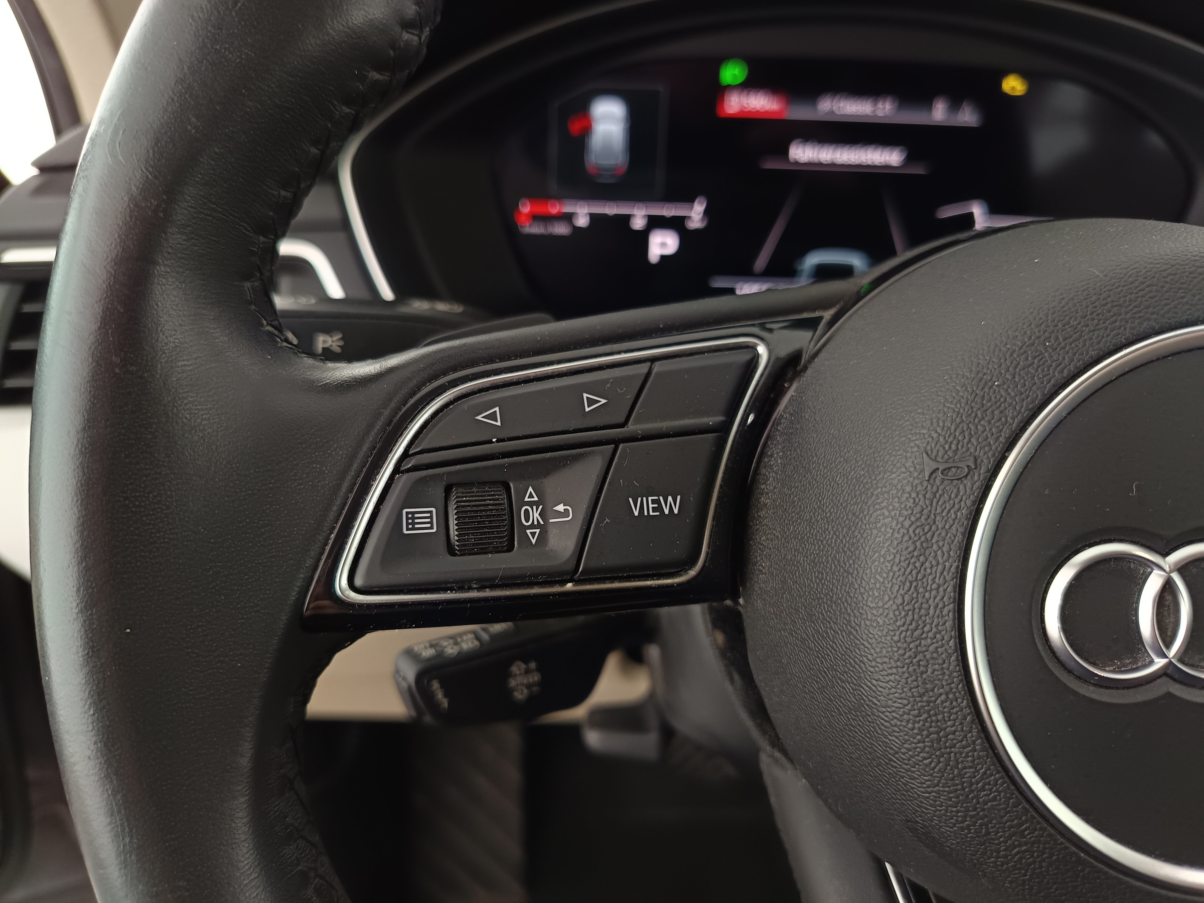 Audi A4 Avant 30 2.0 TDI | Bild 17 von 31