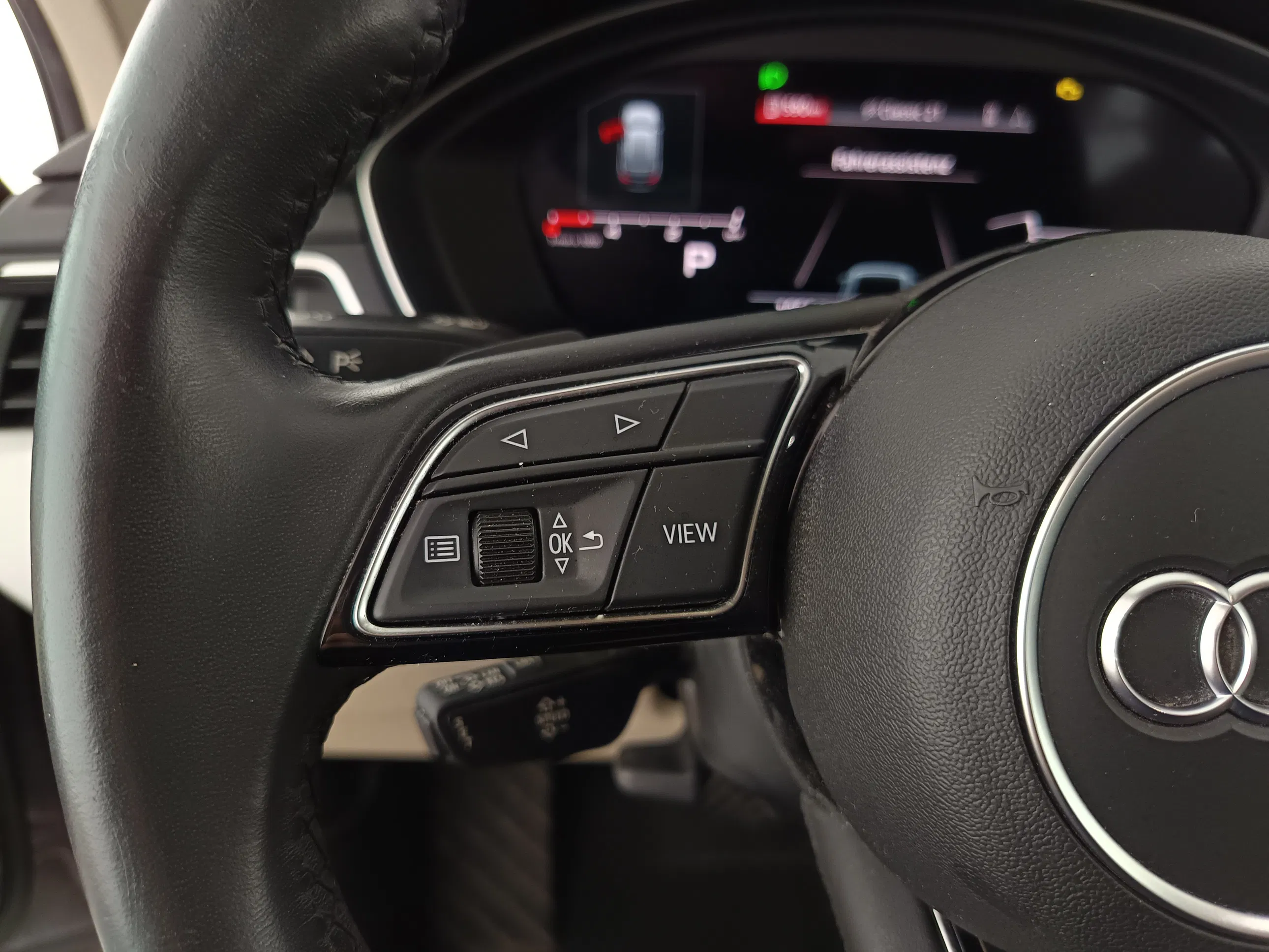 Audi A4 Avant 30 2.0 TDI | Bild 17 von 31