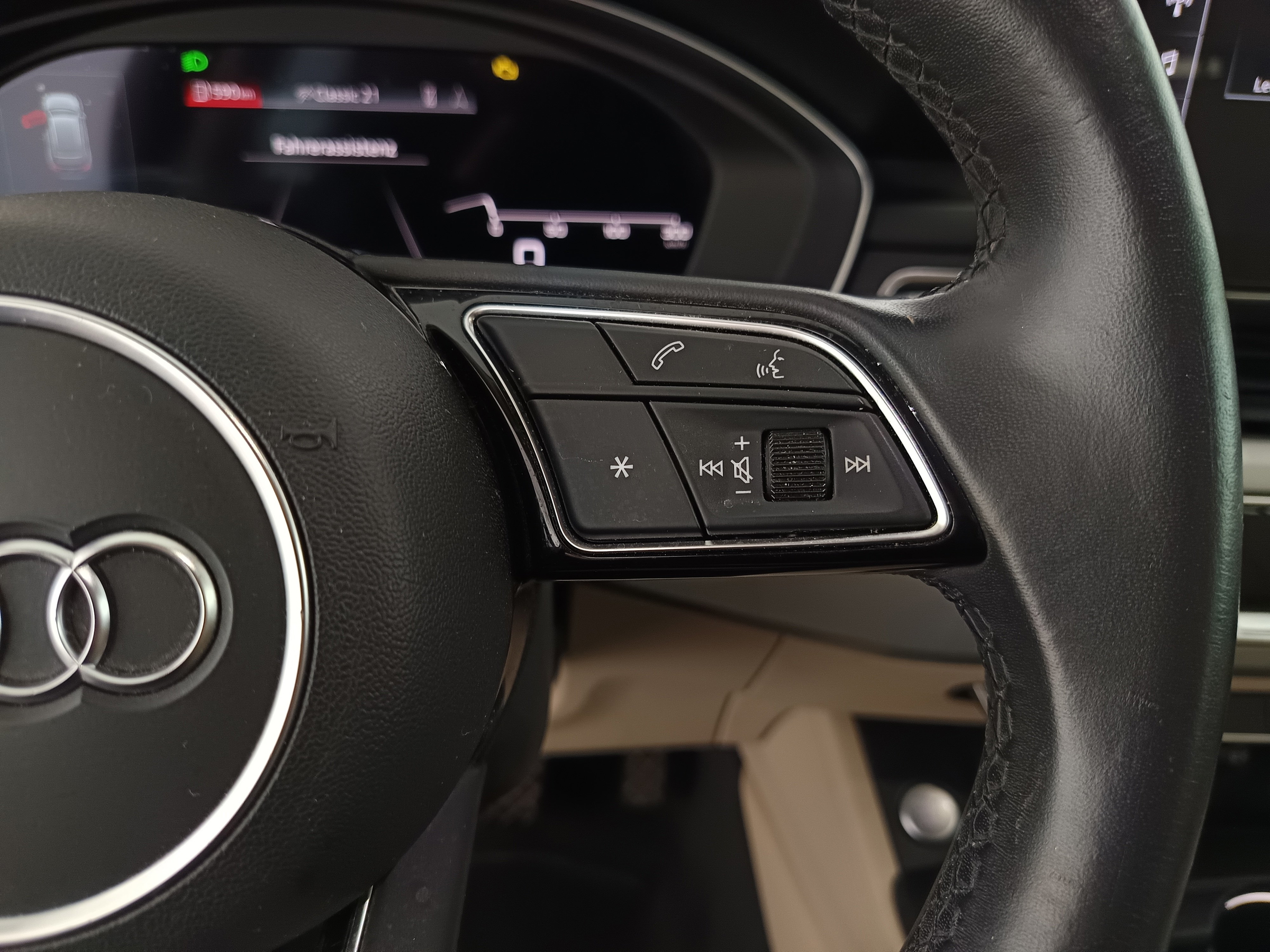 Audi A4 Avant 30 2.0 TDI | Bild 18 von 31