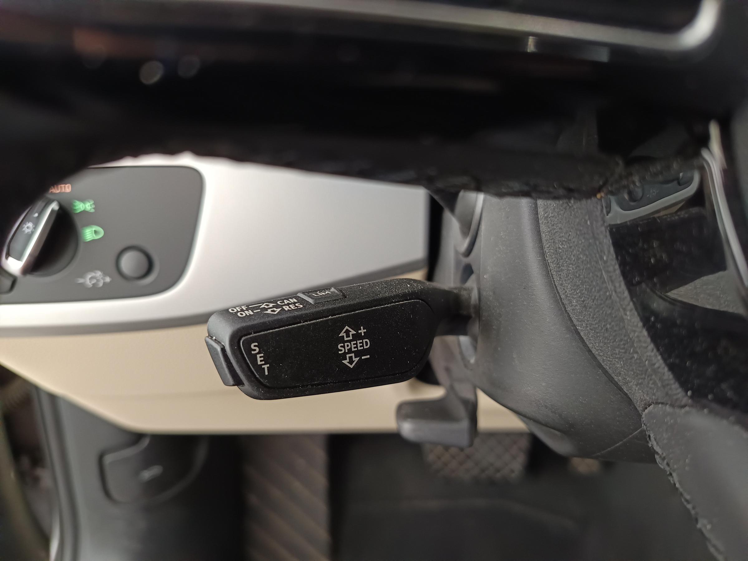 Audi A4 Avant 30 2.0 TDI | Bild 19 von 31