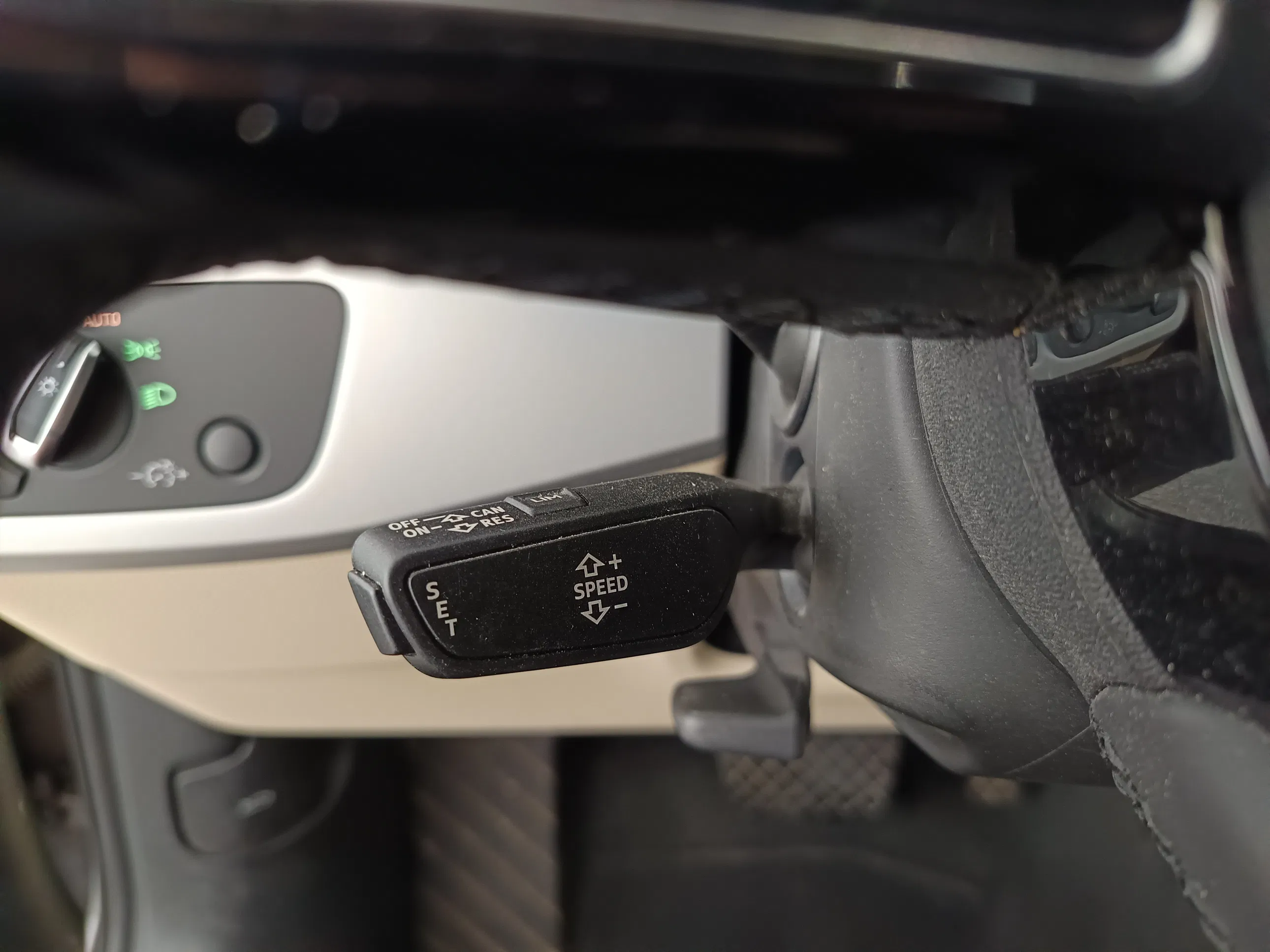 Audi A4 Avant 30 2.0 TDI | Bild 19 von 31