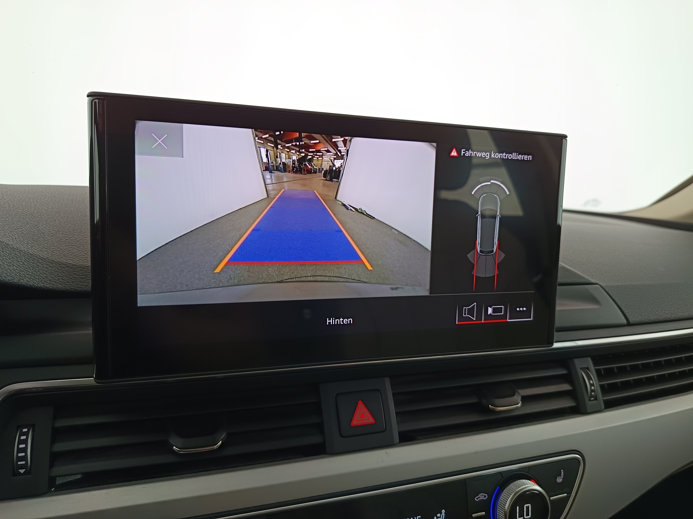 Audi A4 Avant 30 2.0 TDI | Bild 24 von 31