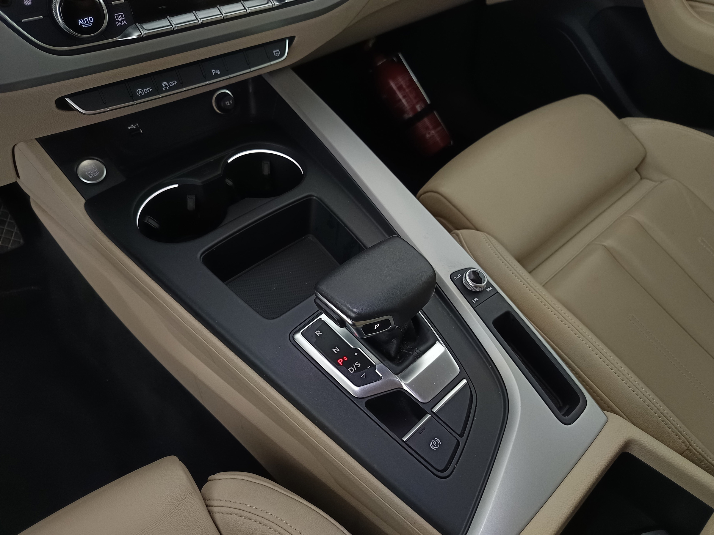 Audi A4 Avant 30 2.0 TDI | Bild 29 von 31