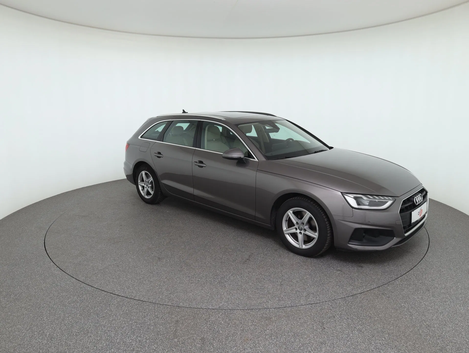 Audi A4 Avant 30 2.0 TDI | Bild 4 von 31