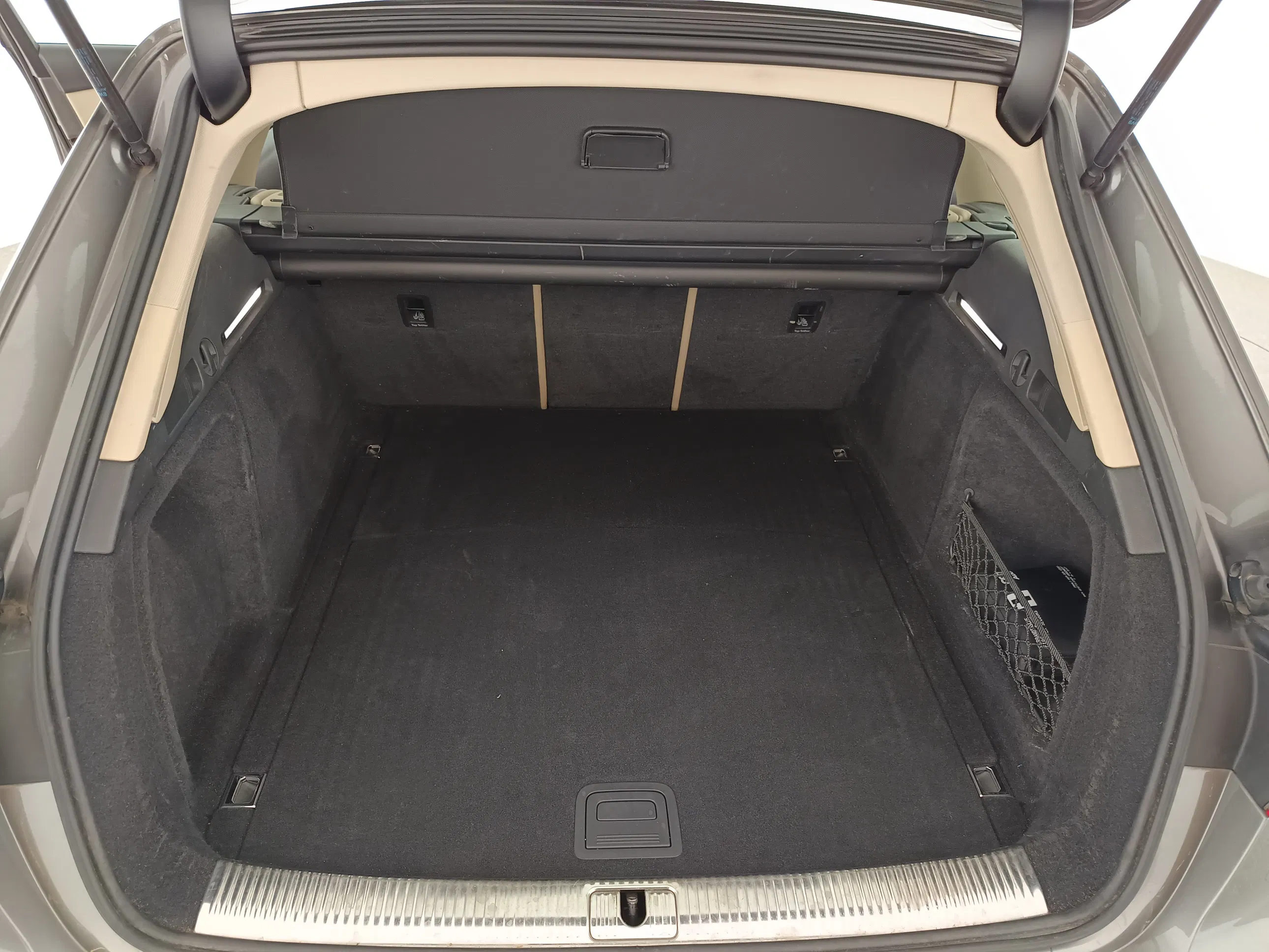 Audi A4 Avant 30 2.0 TDI | Bild 31 von 31