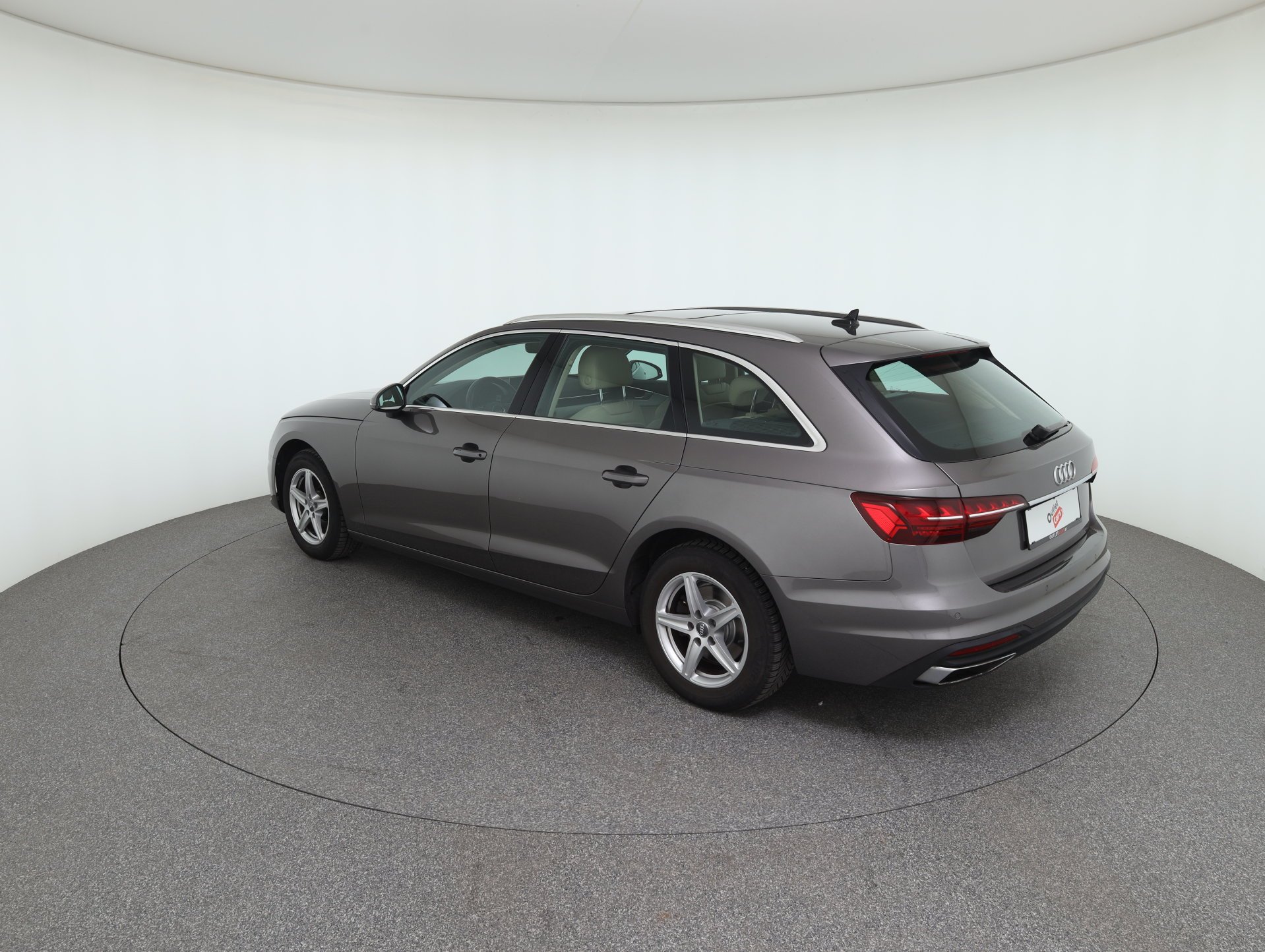 Audi A4 Avant 30 2.0 TDI | Bild 8 von 31