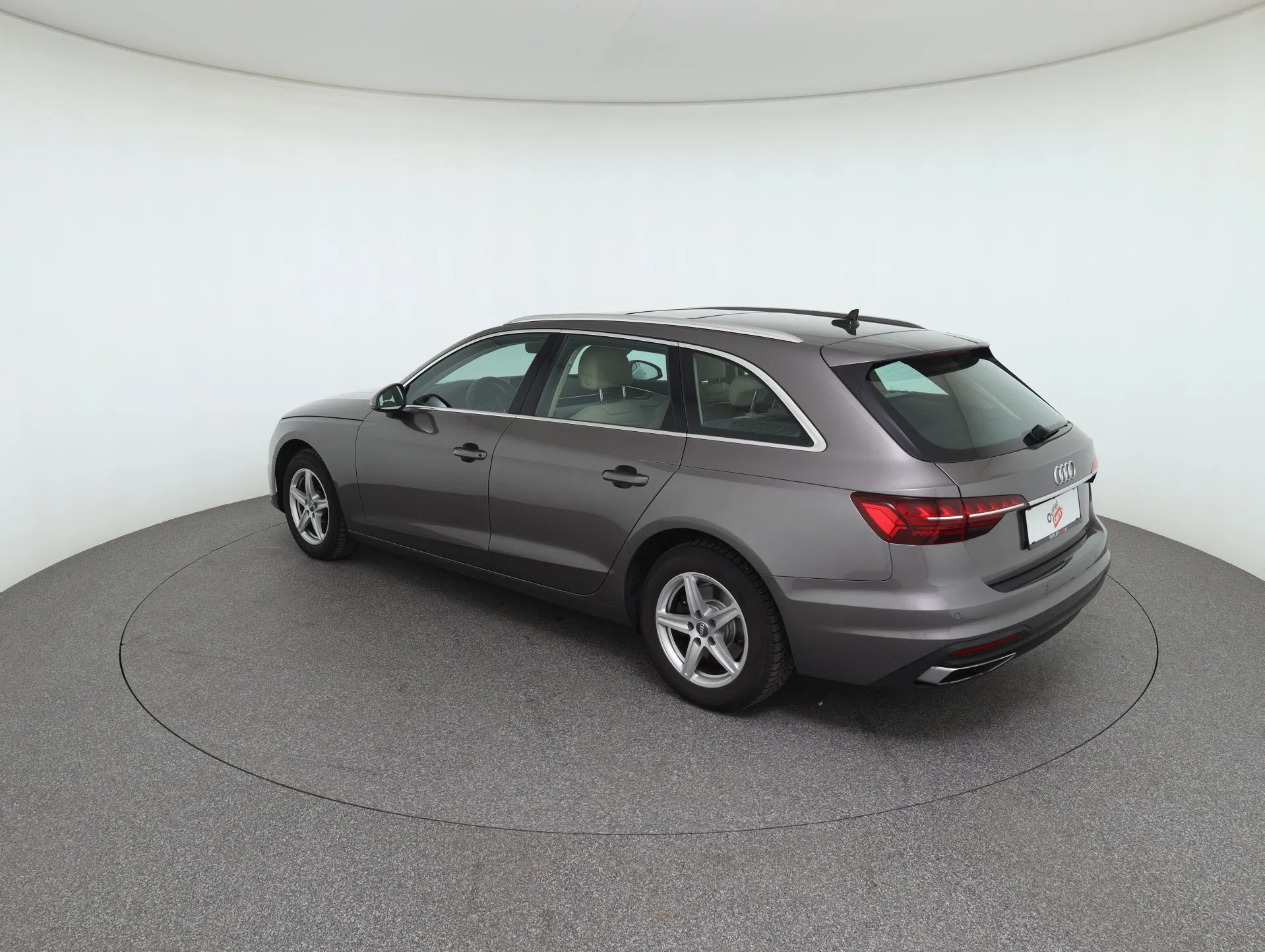 Audi A4 Avant 30 2.0 TDI | Bild 8 von 31