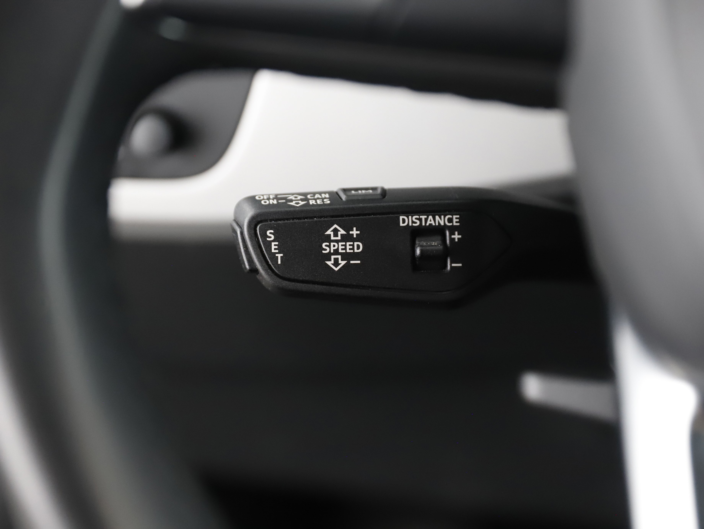 Audi A4 Avant 35 2.0 TFSI S-Line | Bild 13 von 27