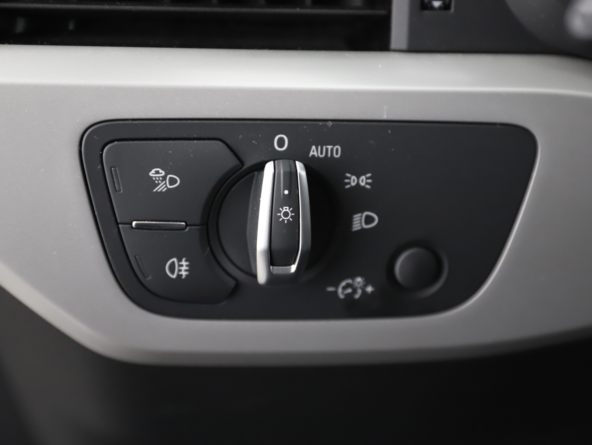 Audi A4 Avant 35 2.0 TFSI S-Line | Bild 7 von 27