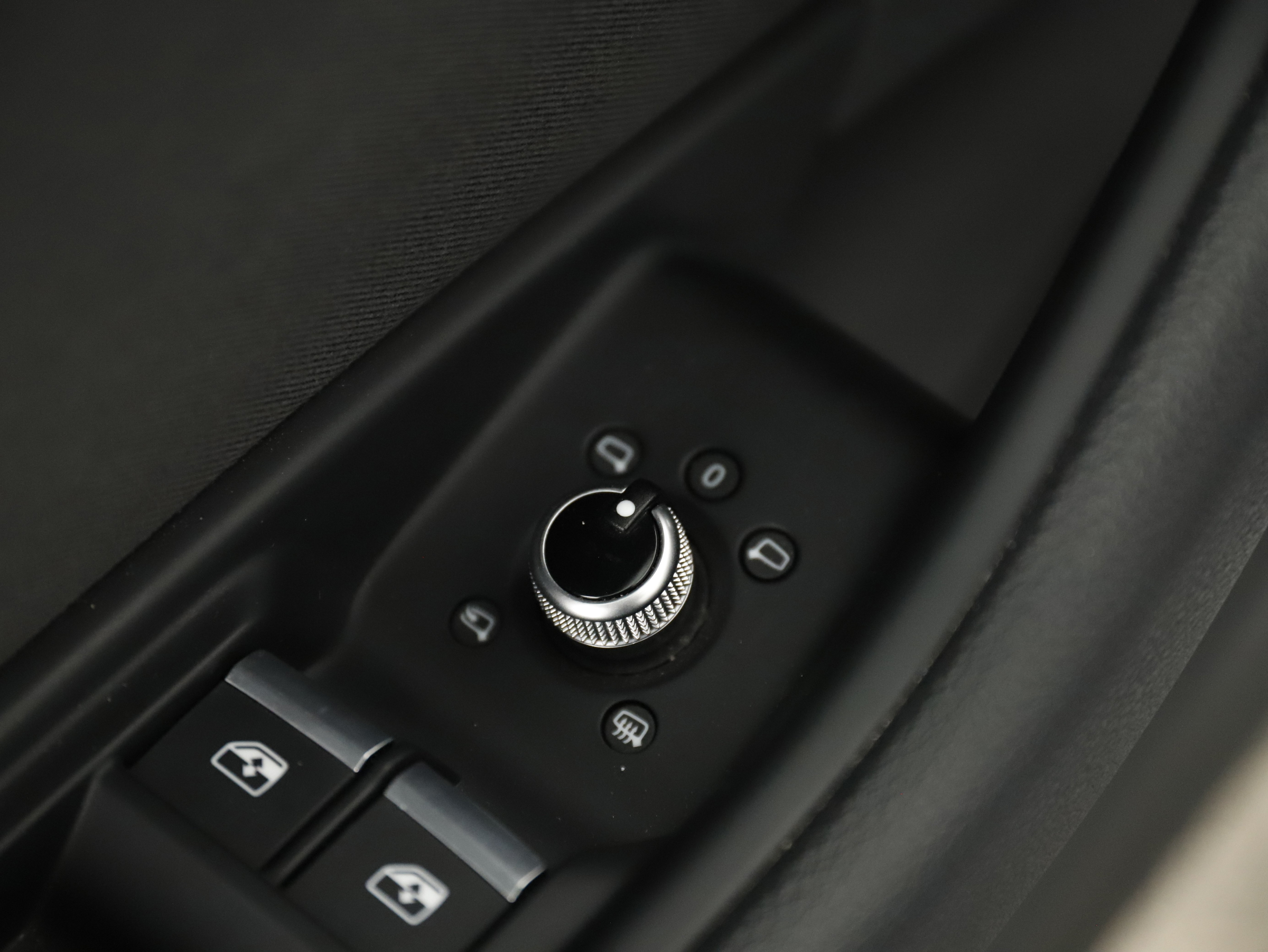 Audi A4 Avant 40 TFSI advanced | Bild 12 von 29