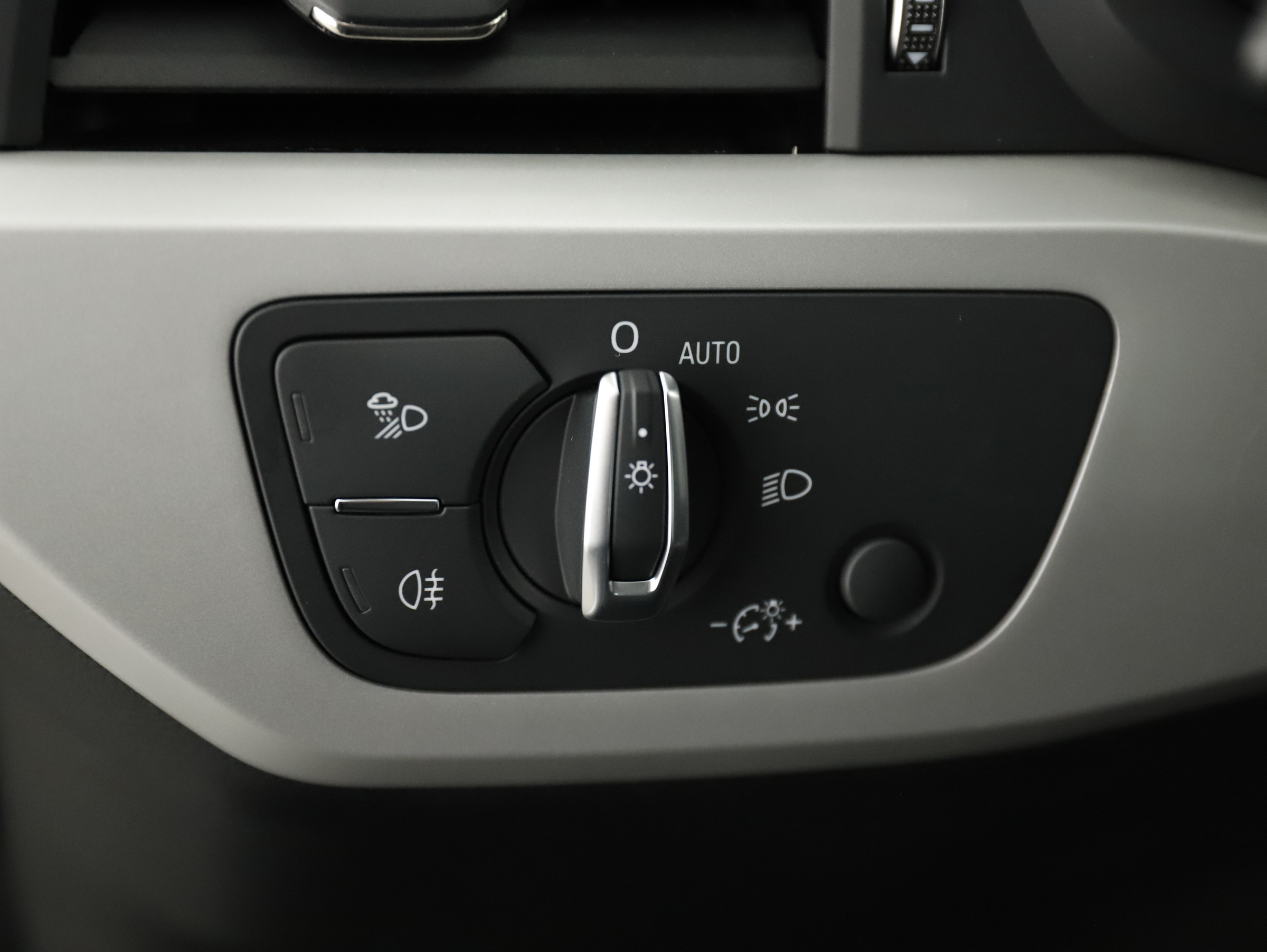 Audi A4 Avant 40 TFSI advanced | Bild 13 von 29