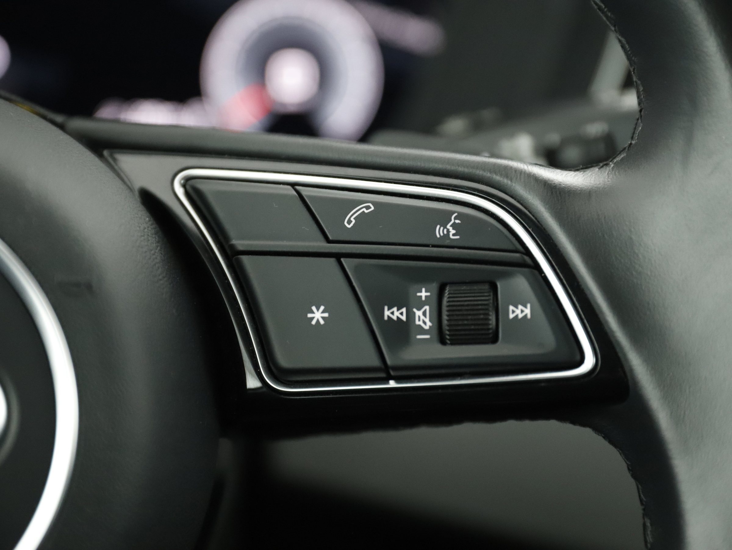 Audi A4 Avant 40 TFSI advanced | Bild 19 von 29