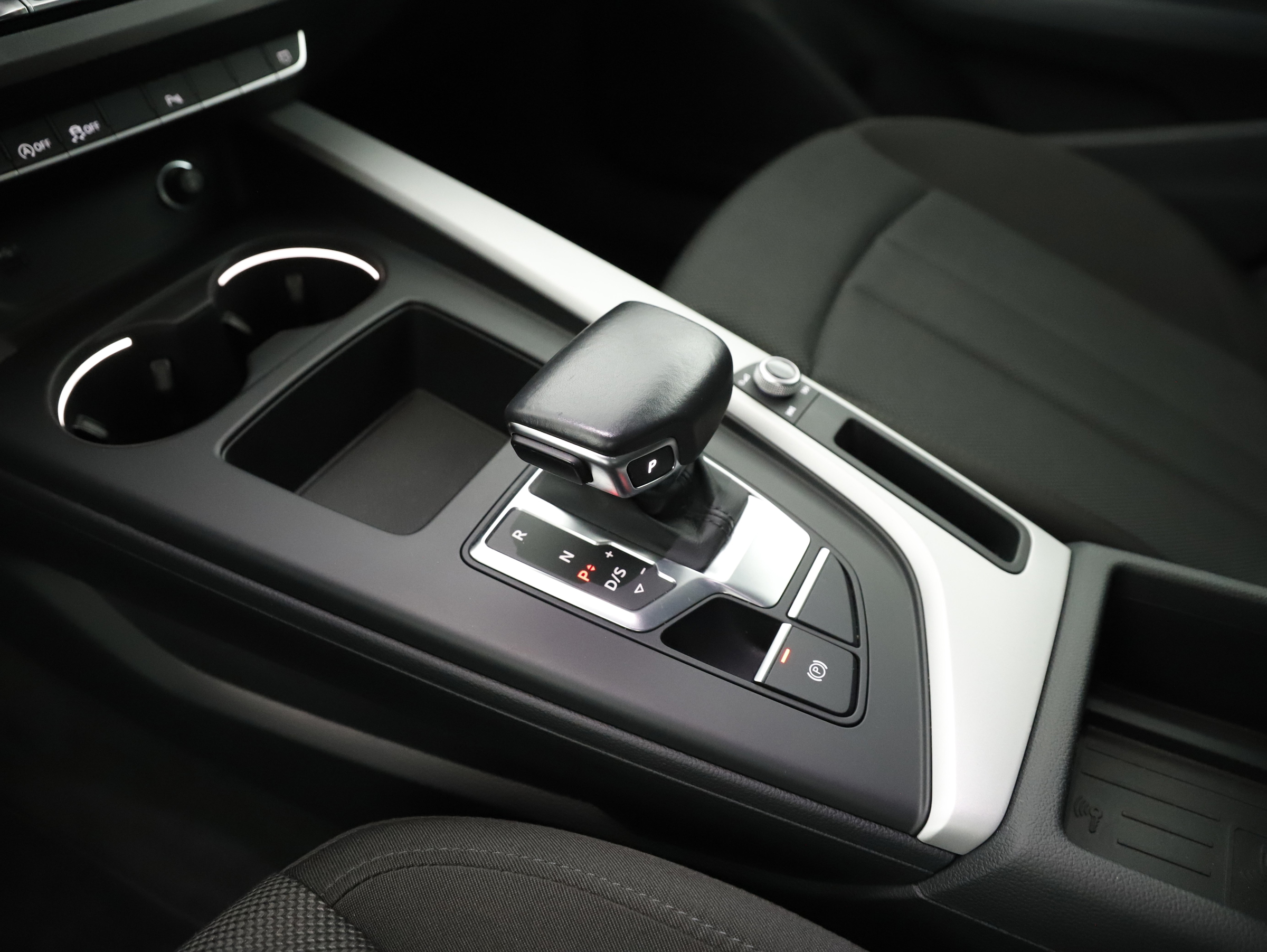 Audi A4 Avant 40 TFSI advanced | Bild 25 von 29