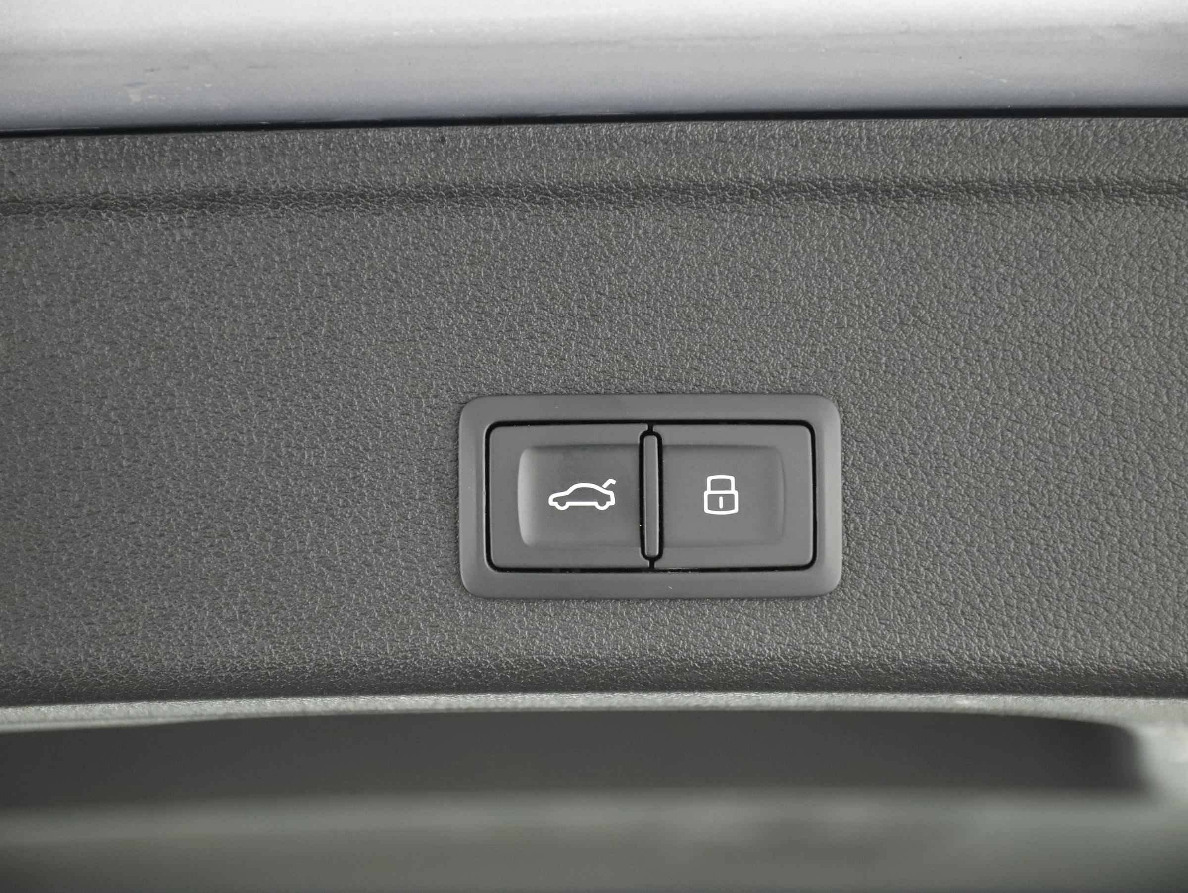 Audi A4 Avant 40 TFSI advanced | Bild 28 von 29