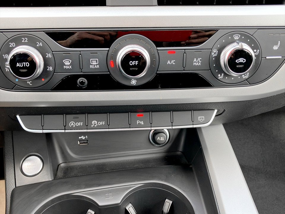 Audi A4 Avant 30 TDI Aut. | Bild 20 von 23