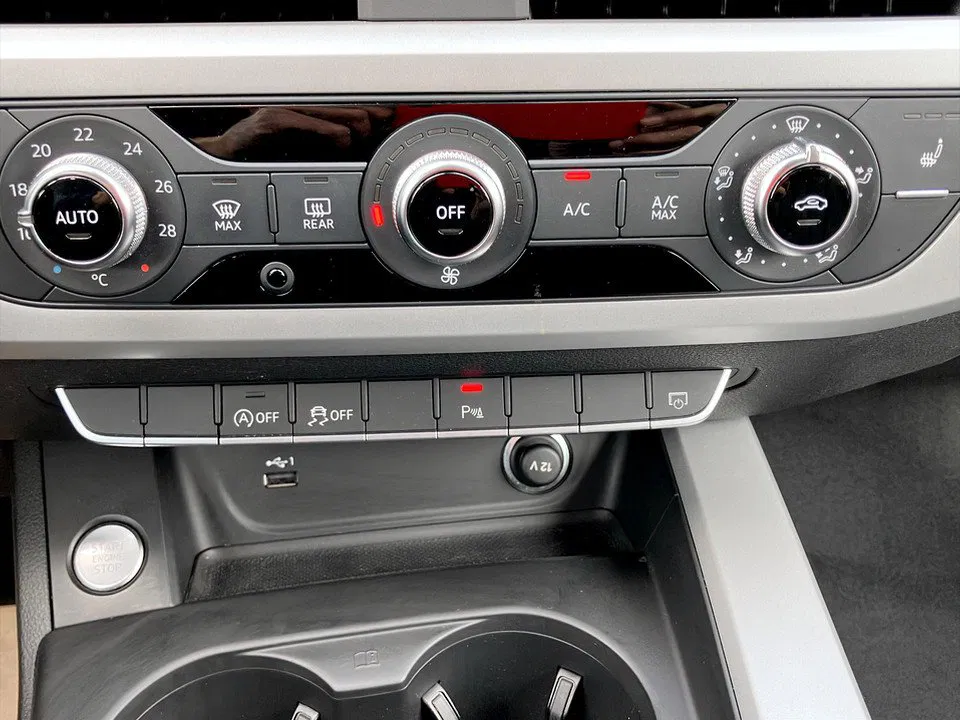 Audi A4 Avant 30 TDI Aut. | Bild 20 von 23