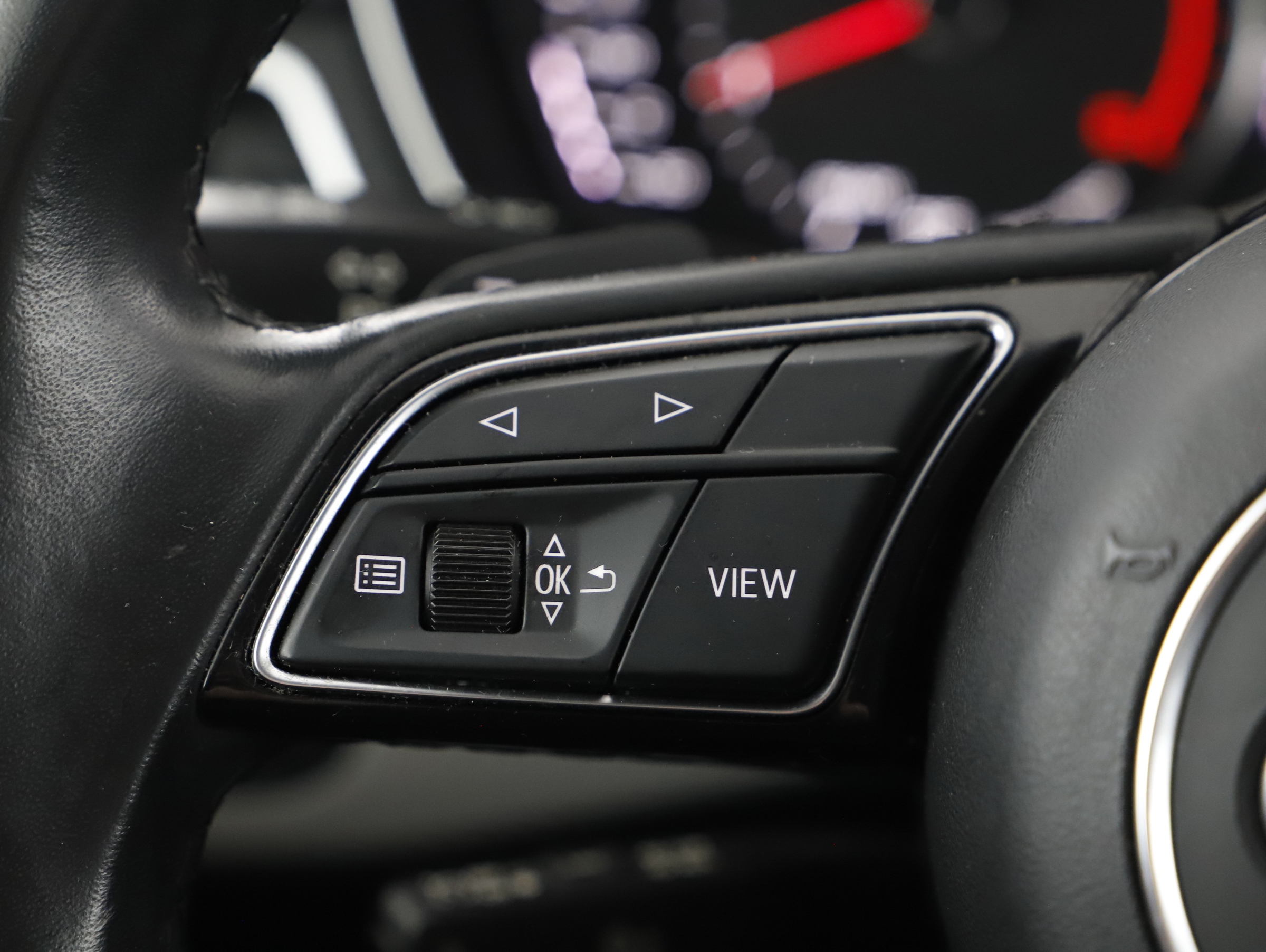 Audi A4 Avant 30 2.0 TDI advanced | Bild 11 von 21