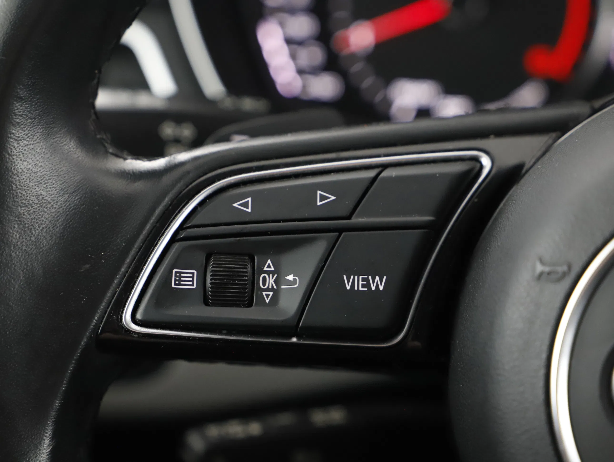 Audi A4 Avant 30 2.0 TDI advanced | Bild 11 von 21