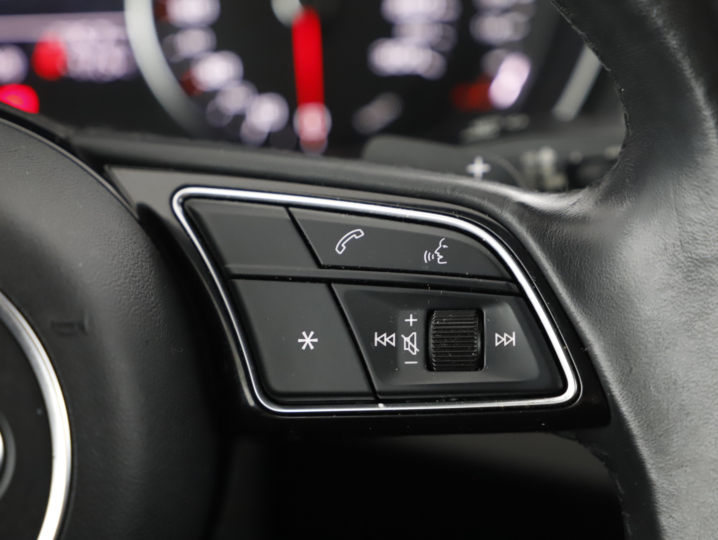 Audi A4 Avant 30 2.0 TDI advanced | Bild 12 von 21