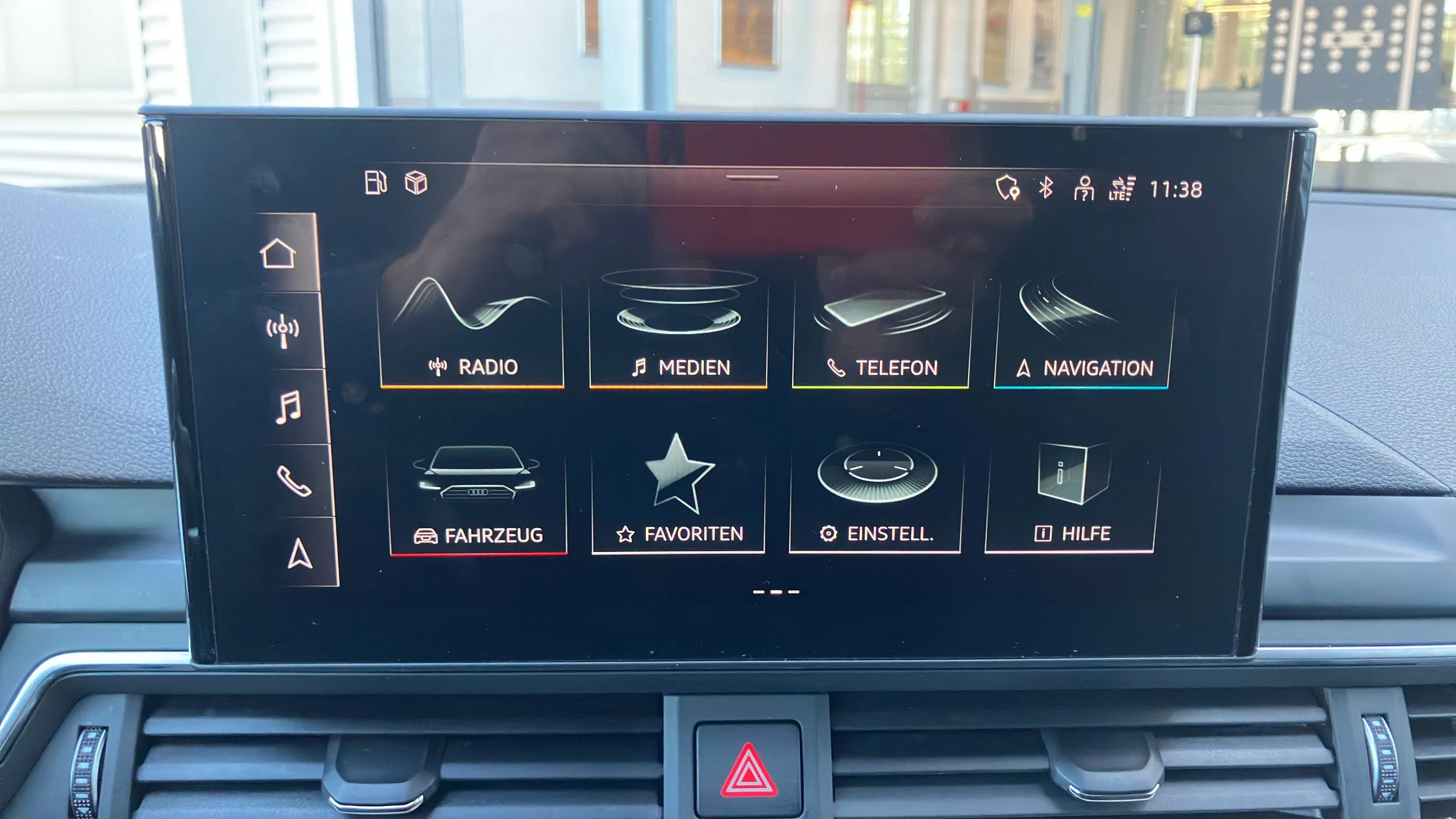 Audi A4 Avant 30 2.0 TDI advanced | Bild 16 von 23