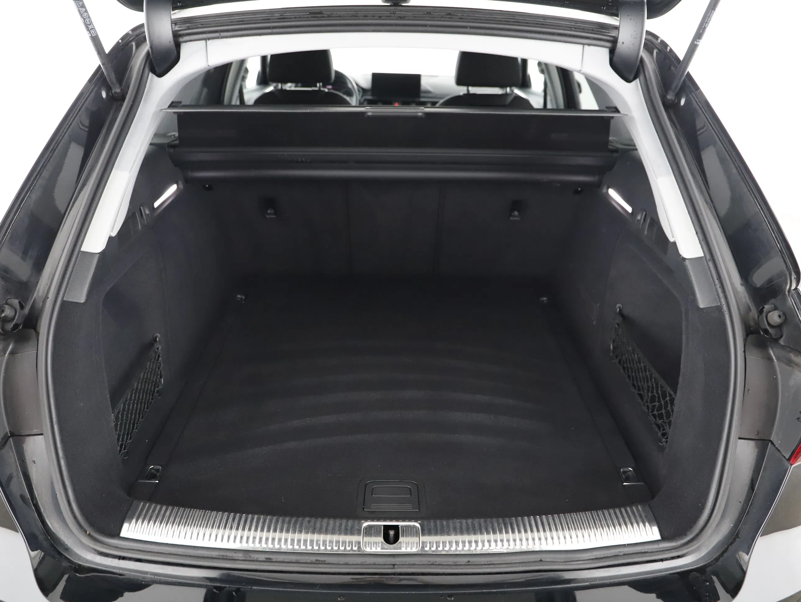 Audi A4 Avant 30 2.0 TDI advanced | Bild 17 von 21