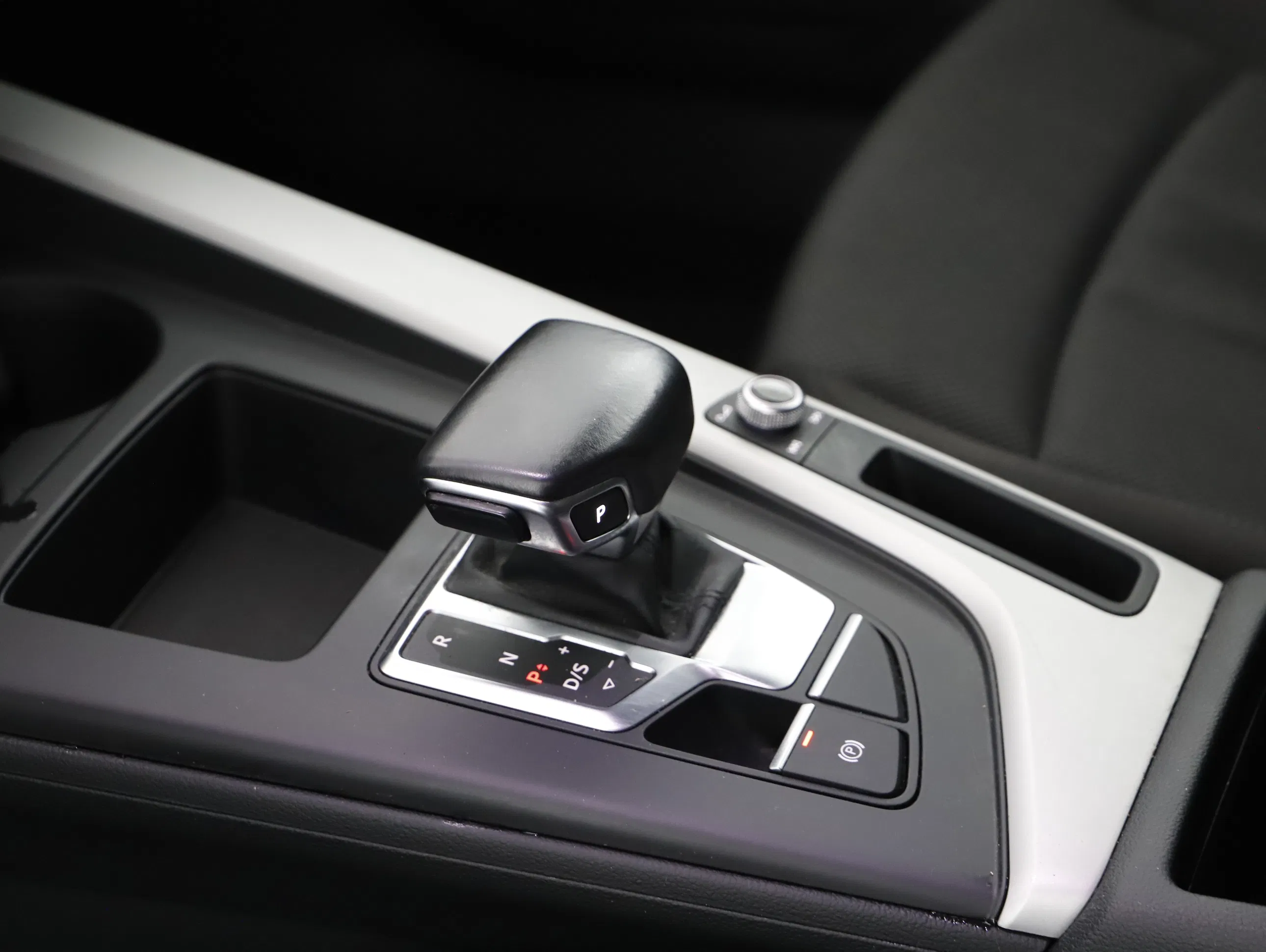 Audi A4 Avant 30 2.0 TDI advanced | Bild 5 von 21