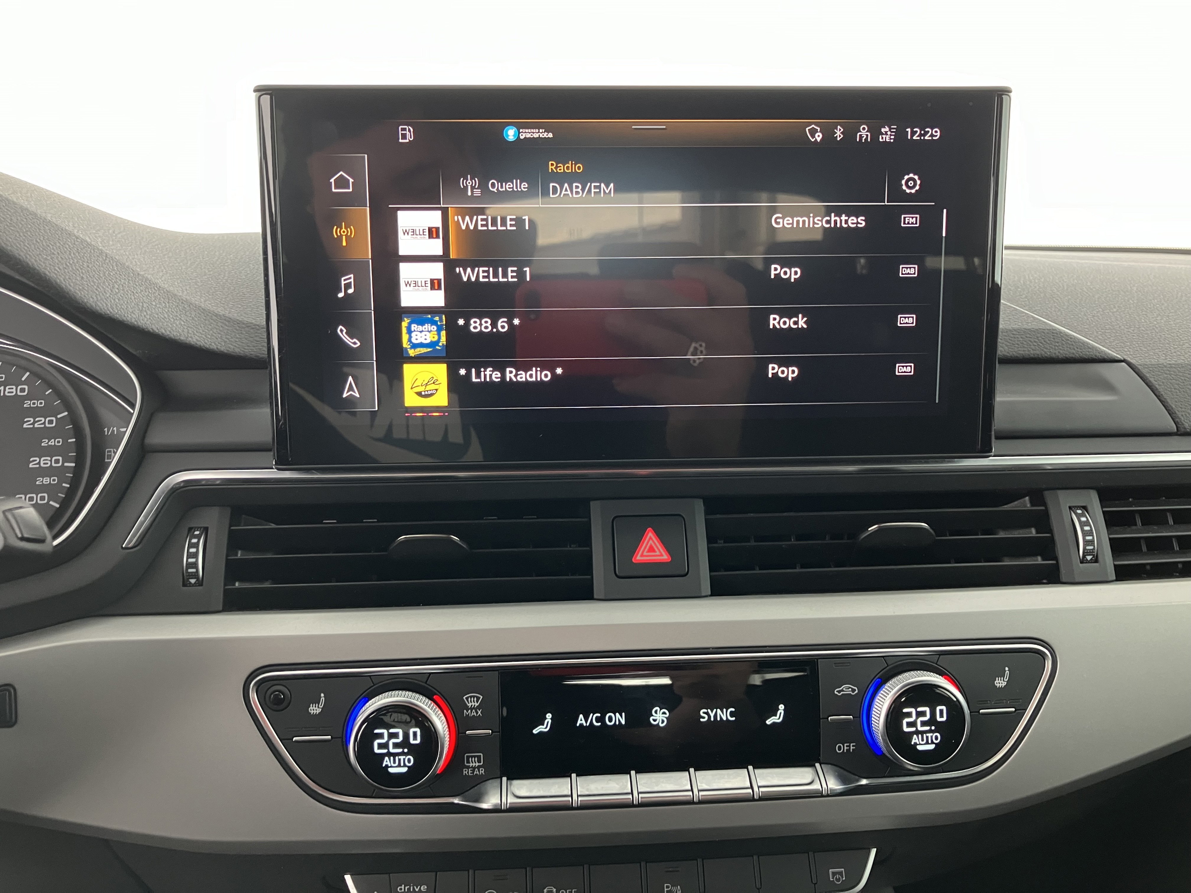 Audi A4 Avant 45 2.0 TFSI quattro advanced | Bild 12 von 31