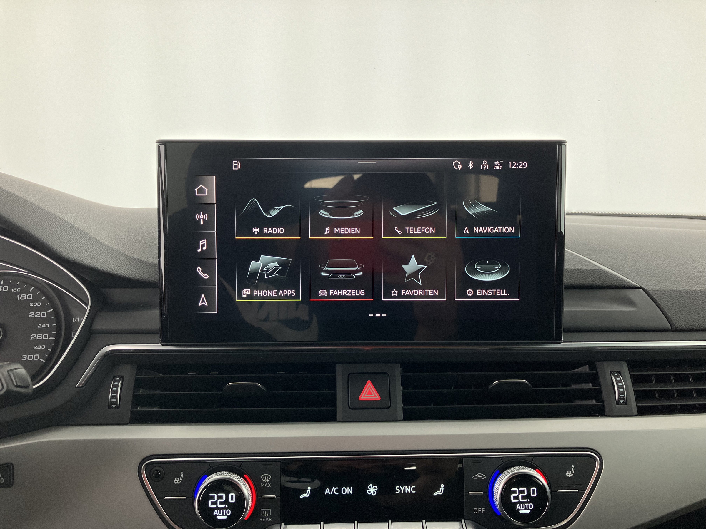 Audi A4 Avant 45 2.0 TFSI quattro advanced | Bild 13 von 31