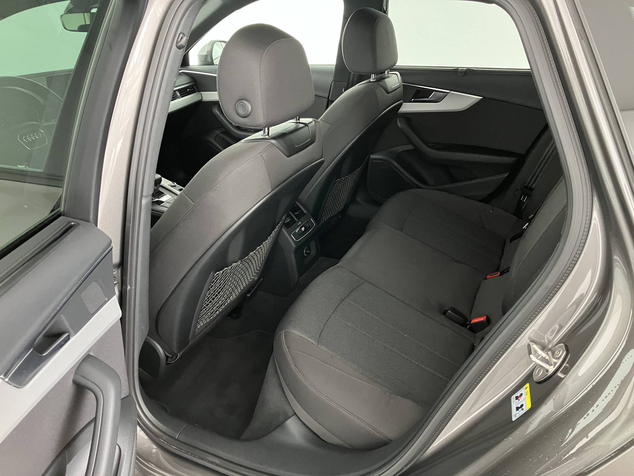 Audi A4 Avant 45 2.0 TFSI quattro advanced | Bild 15 von 31