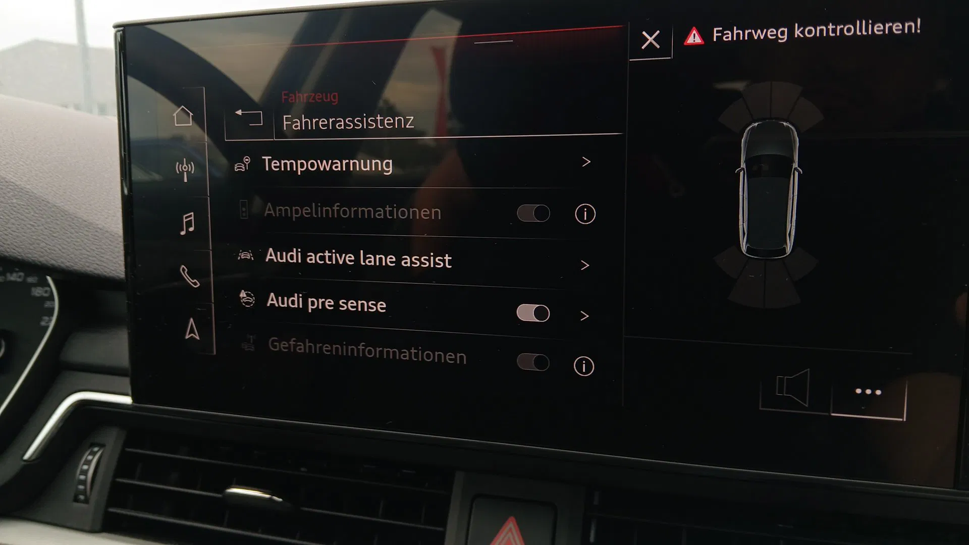 Audi A4 Avant 30 TDI Aut. | Bild 16 von 21