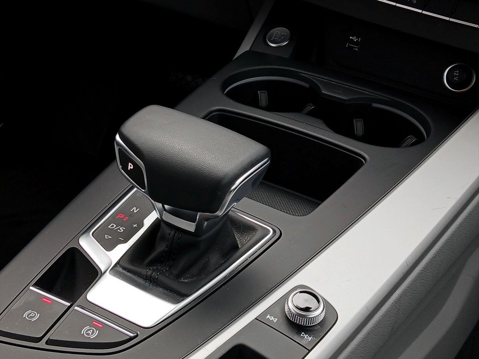 Audi A4 Avant 30 TDI Aut. | Bild 18 von 21