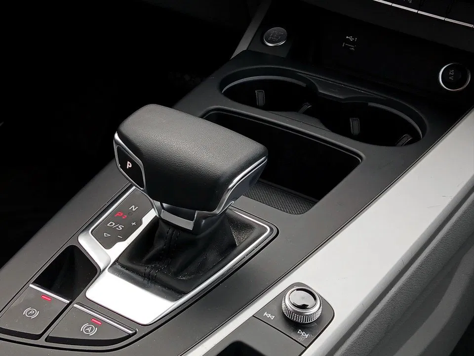 Audi A4 Avant 30 TDI Aut. | Bild 18 von 21